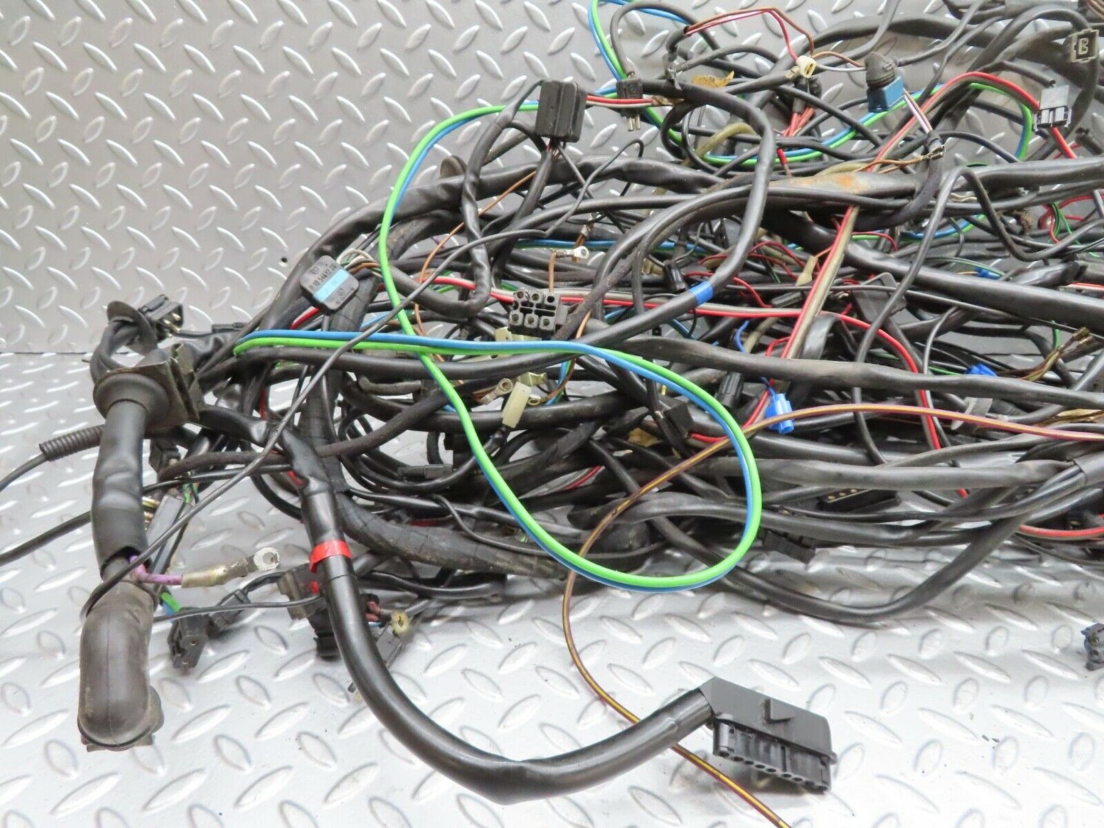7044 Mercedes-Benz W123 230E Engine Chassis Body Wire Wiring Harness