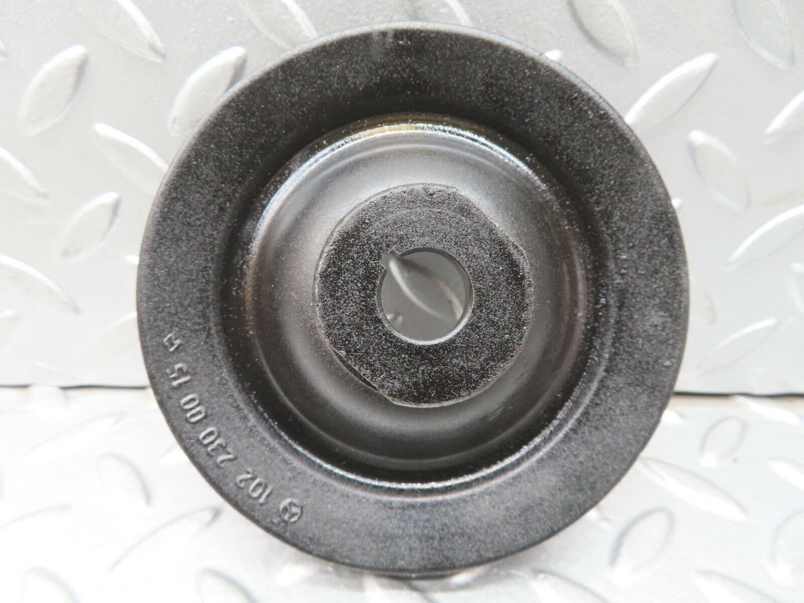 13618 Mercedes-Benz W123 200 Power Steering Pump Pulley 1022300015