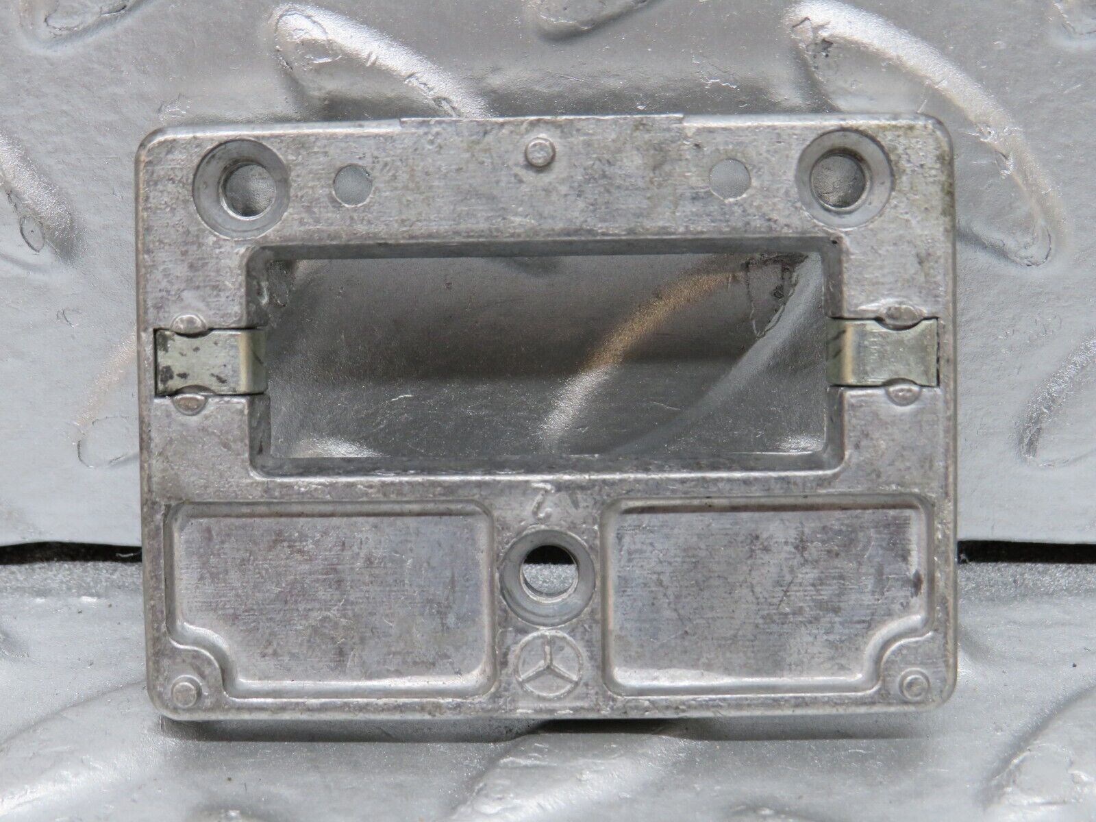 32480 Mercedes-Benz S124 300TE Wagon Rear View Mirror Bracket