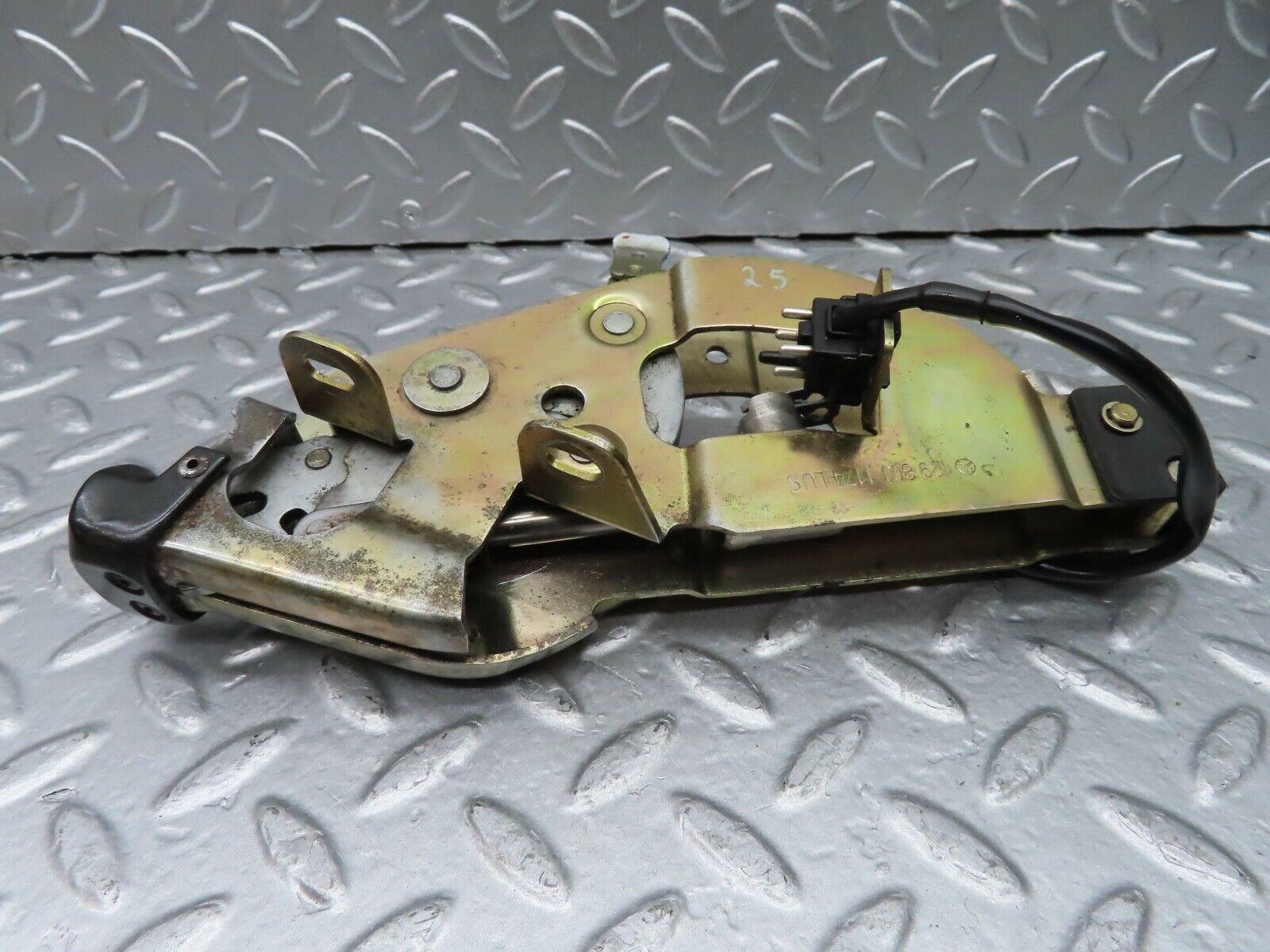 19867 Mercedes-Benz R129 300SL Coupe Rear Left Roof Lock Mechanism 1298001174