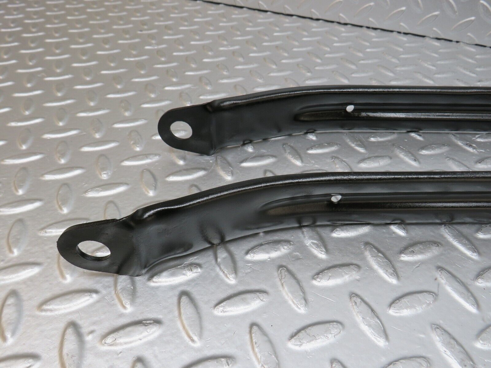 33393 Mercedes-Benz W202 C180 Fuel Tank Tightening Strap 2024700740