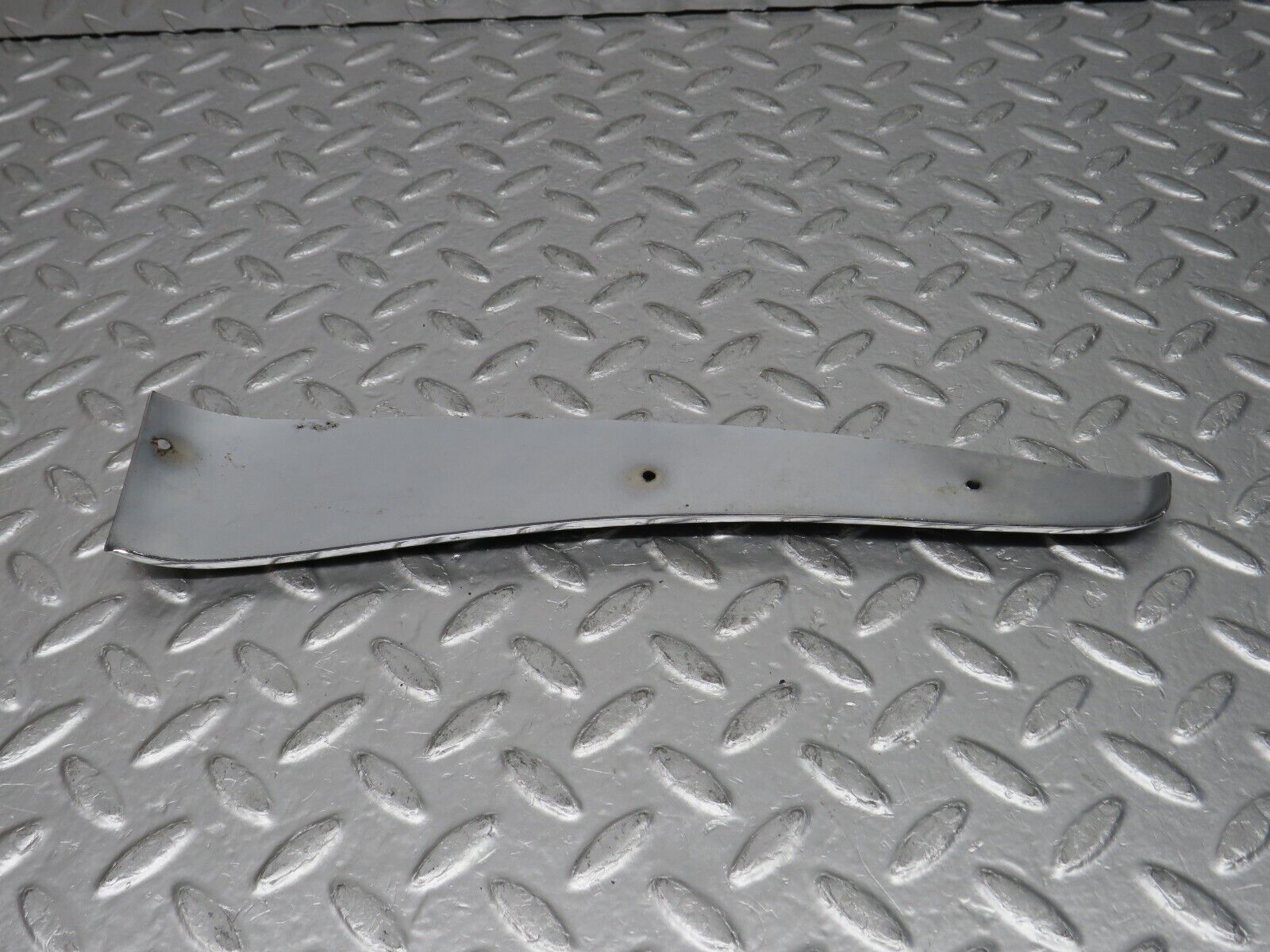 0736 Mercedes-Benz C107 350SLC Coupe Door Chrome Cover Left Side