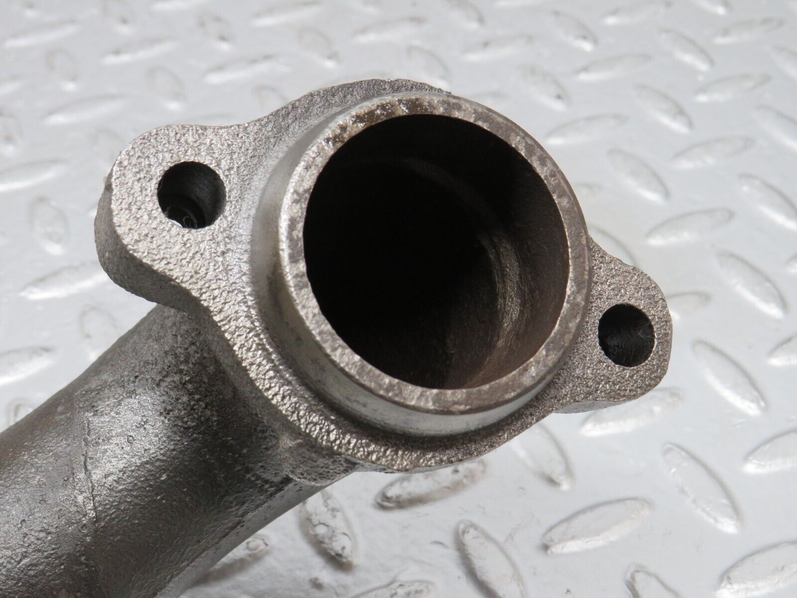 33115 Mercedes-Benz W126 380 V8 Exhaust Manifold Right 1161422402 1161420602