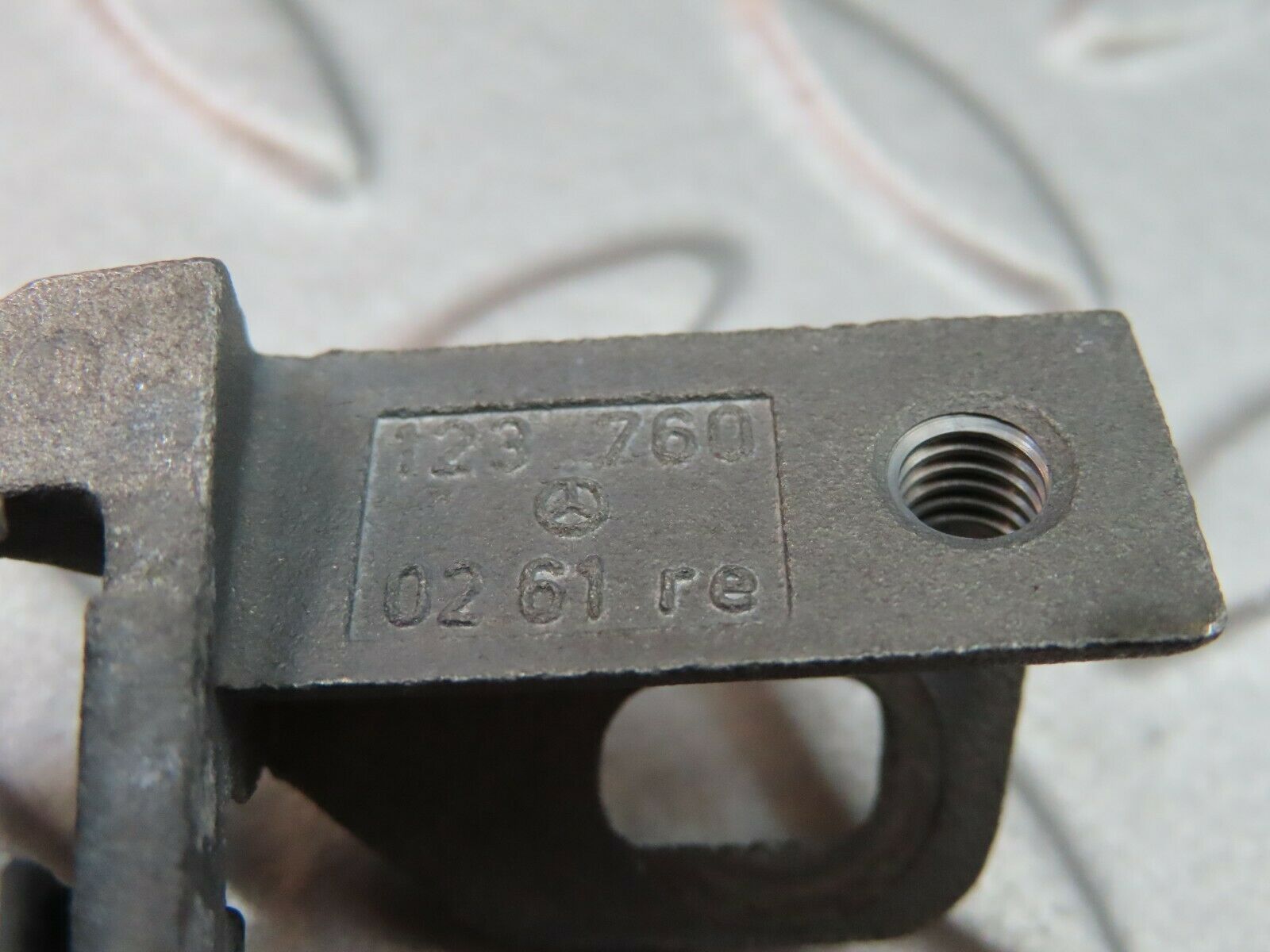 5811 Mercedes-Benz W123 200 Right Interior Door Handle 1237600261