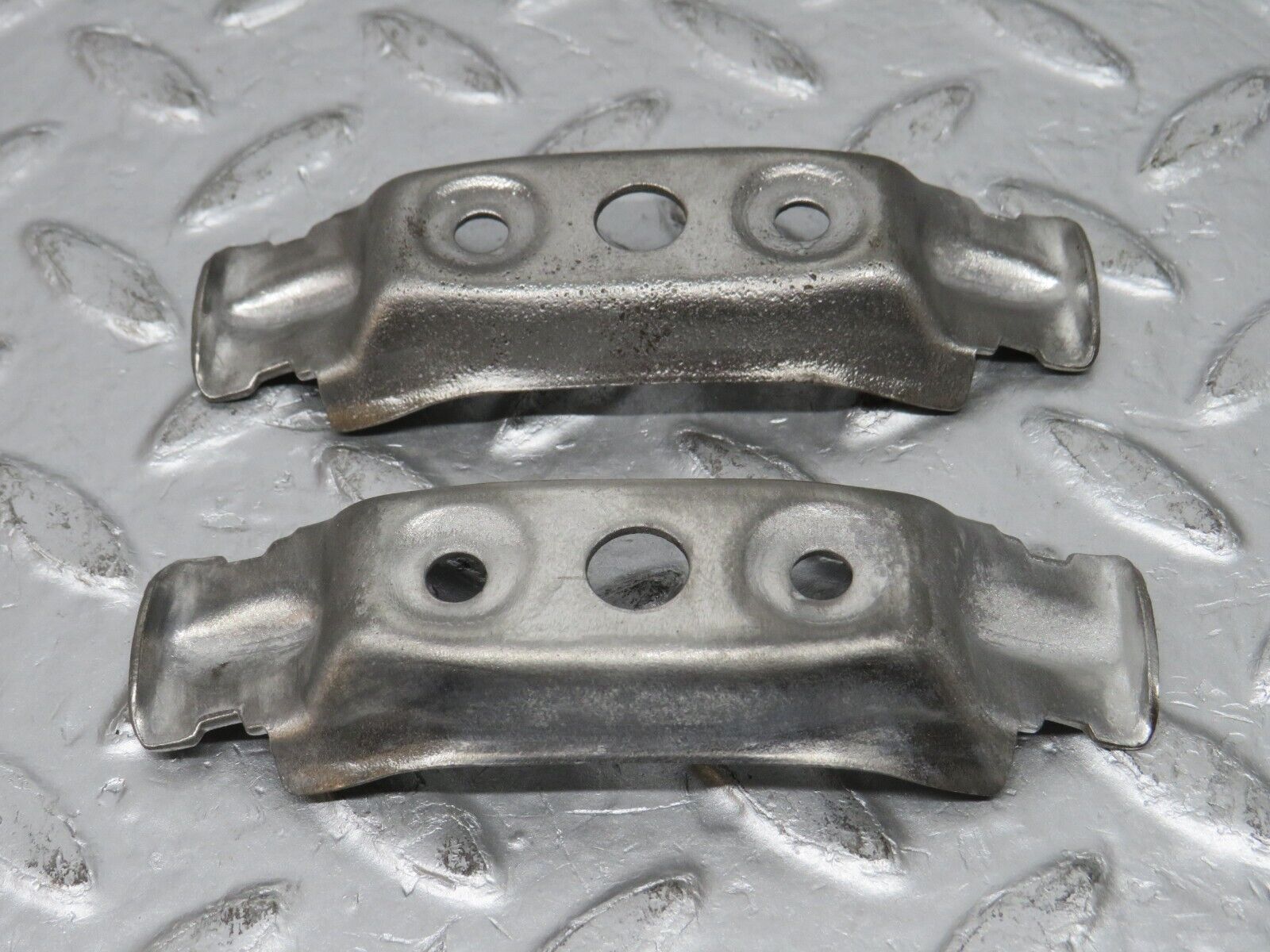 32607 Mercedes-Benz S124 300TE Wagon Fuel Pump Fuel Filter Bracket Holder