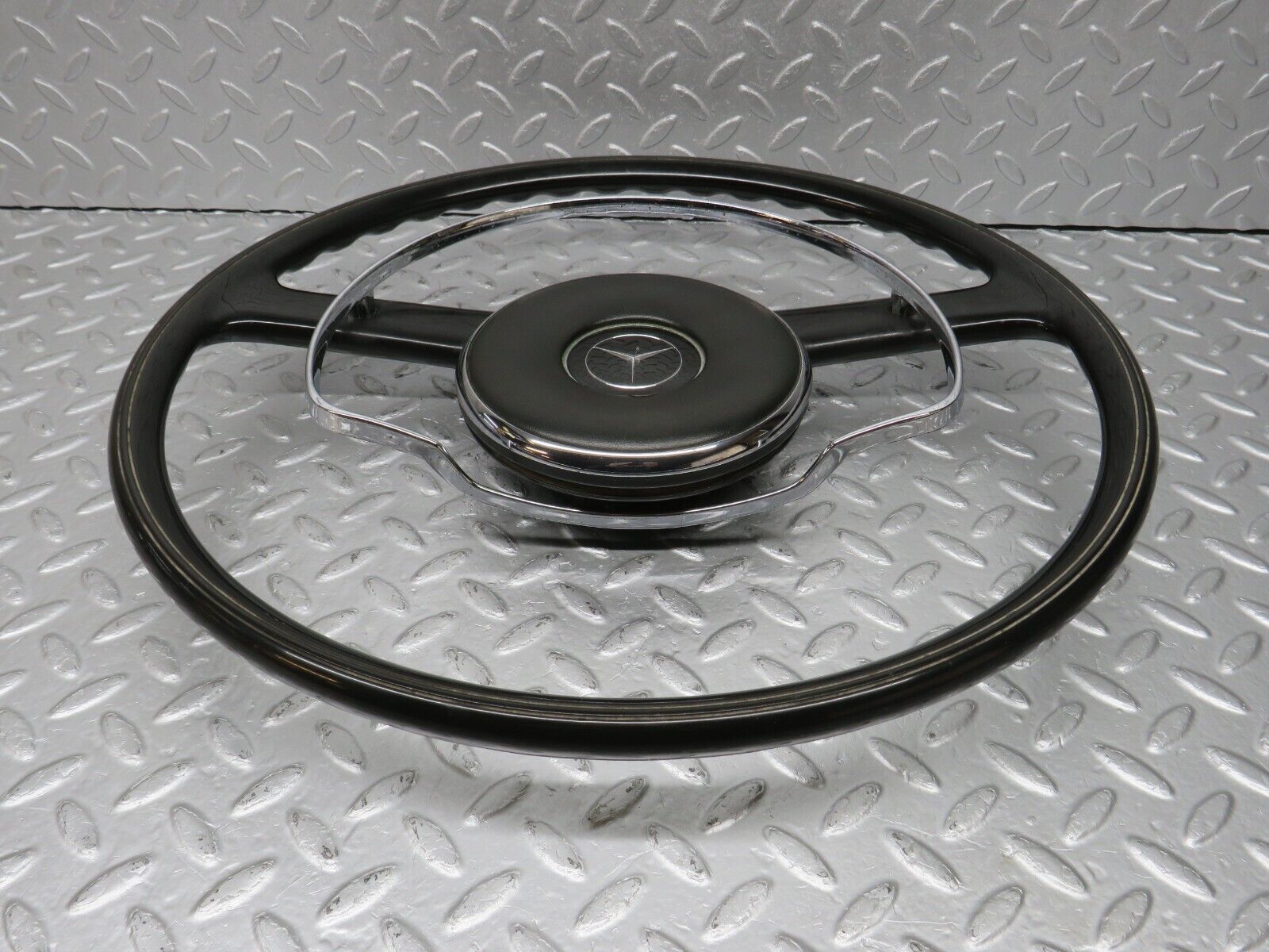 40292 Mercedes-Benz W110 230 Steering Wheel