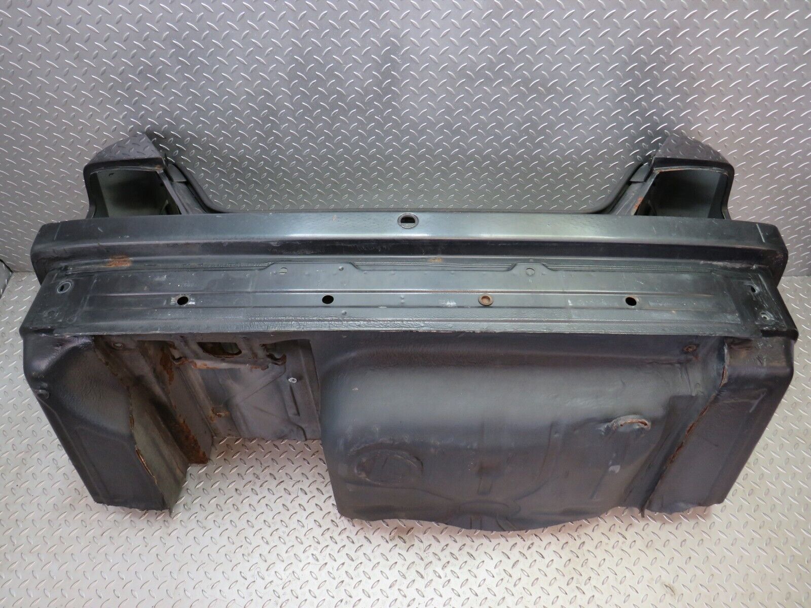 26546 Mercedes-Benz C124 220CE Coupe Complete Rear Panel