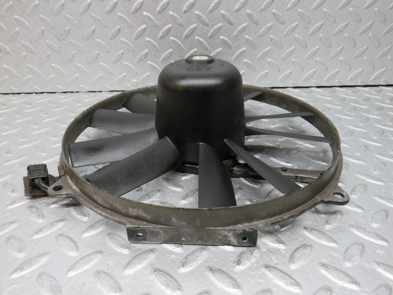 37835 Mercedes-Benz A124 320E Cabriolet Radiator Cooling Fan AEG 0005008593 170080801 1295050455