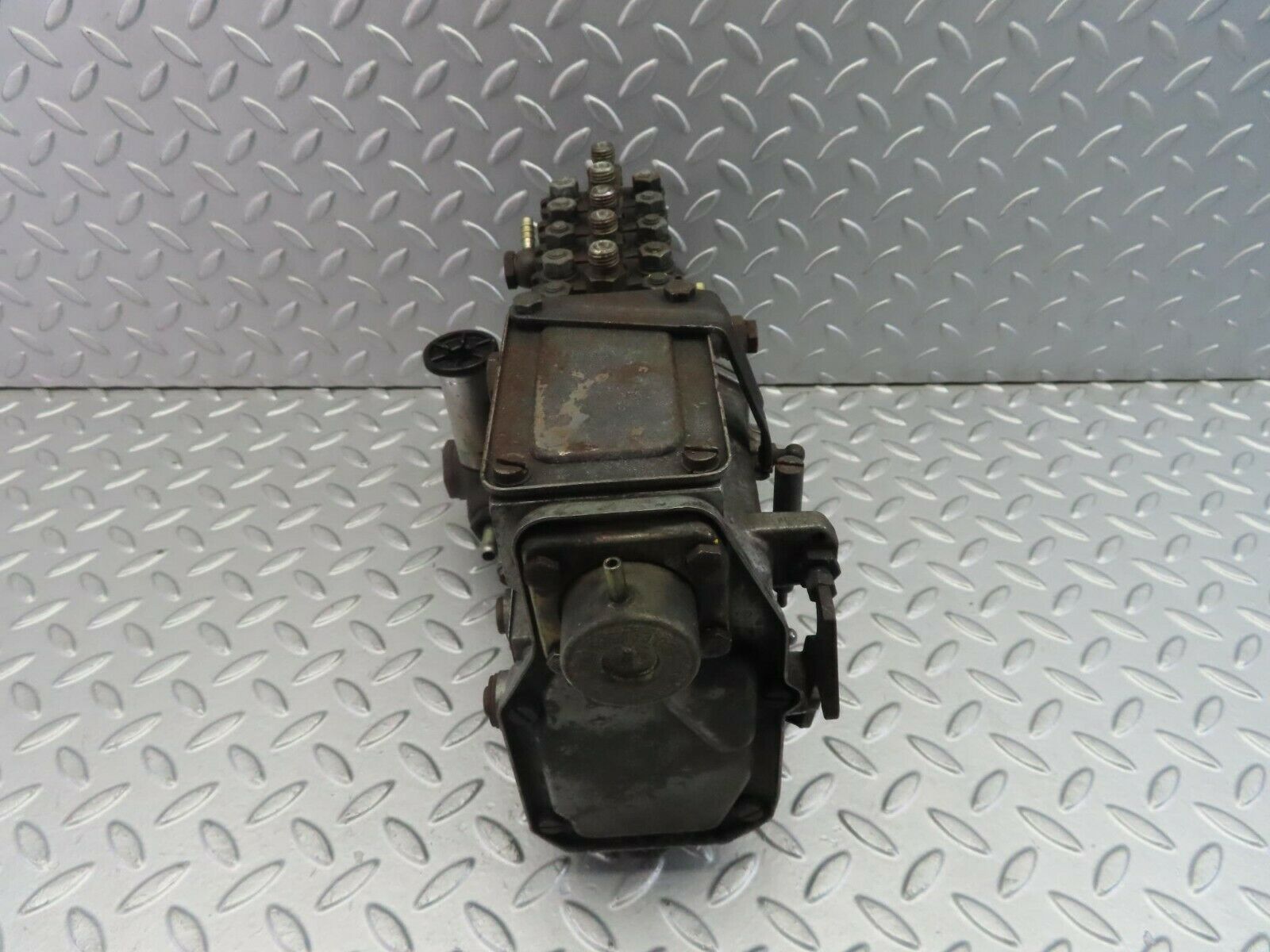 7556 Mercedes-Benz Diesel Fuel Injection Pump OM617 300D 1415115710