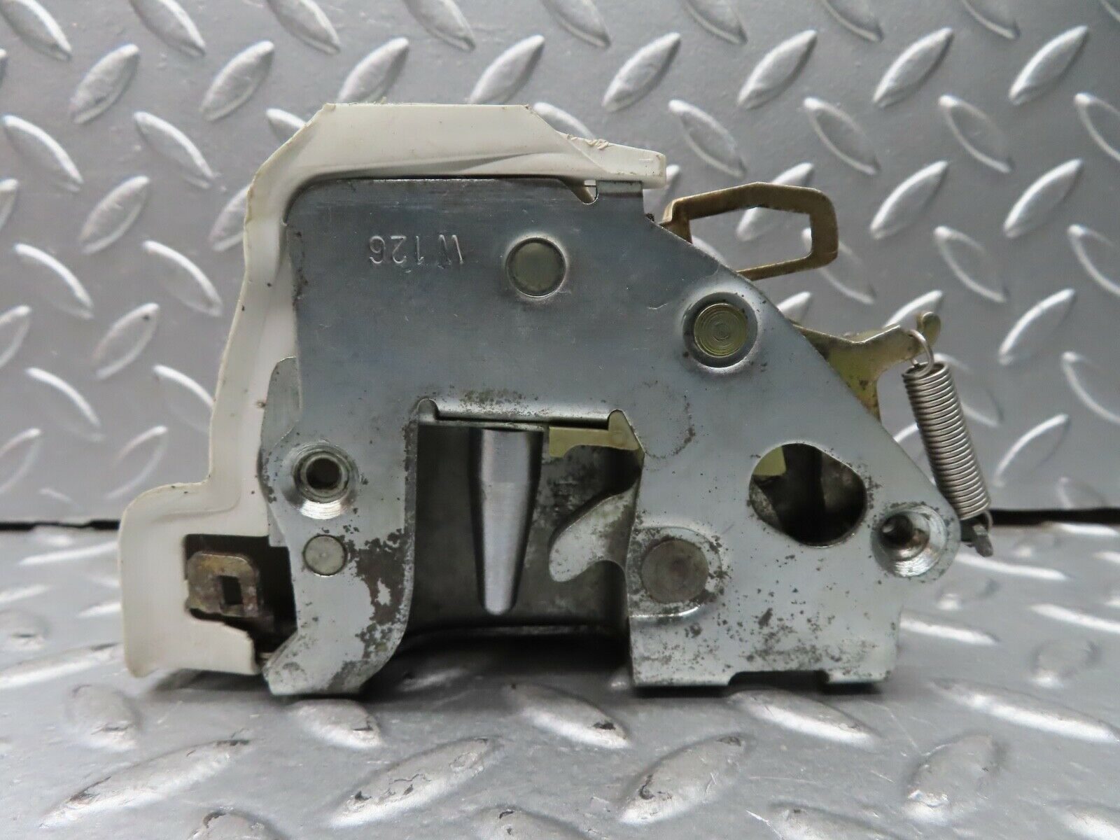 21644 Mercedes-Benz W126 300SE Rear Right Door Lock Mechanism 1237330208
