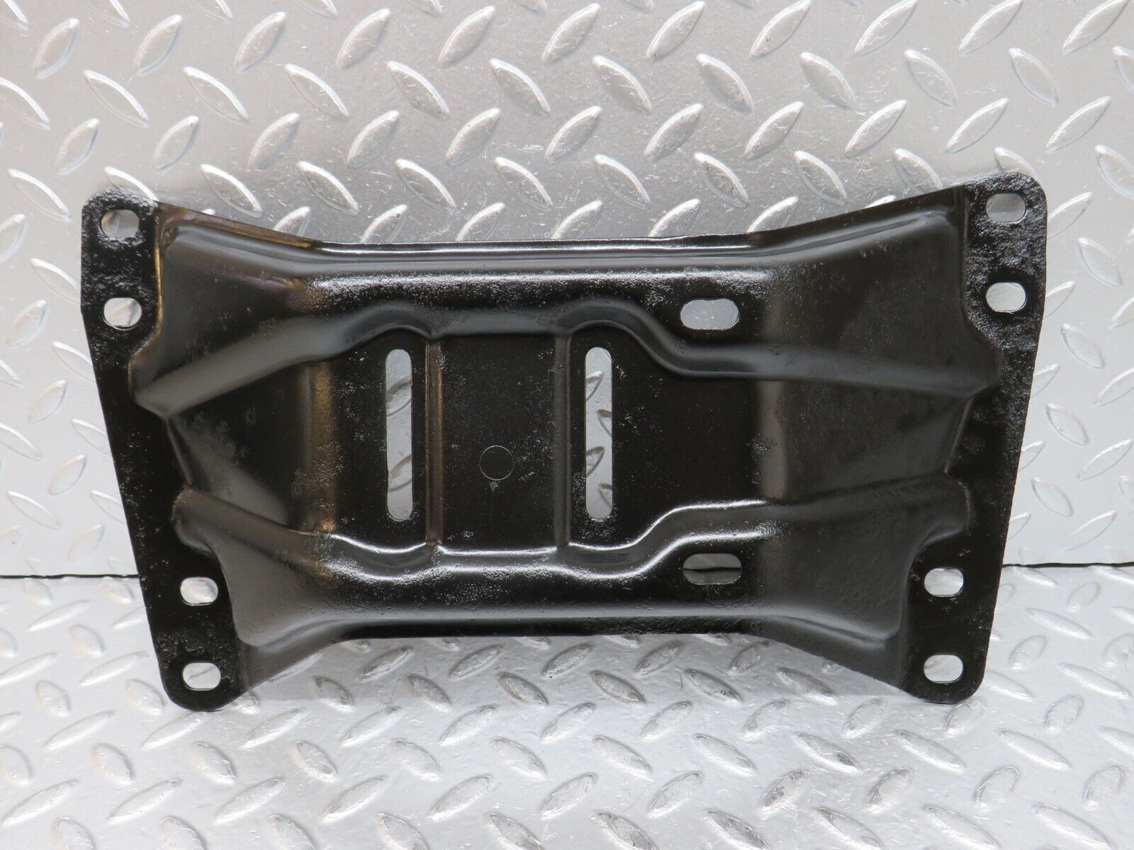 0051 Mercedes-Benz W116 350SE Gearbox Mount Bracket