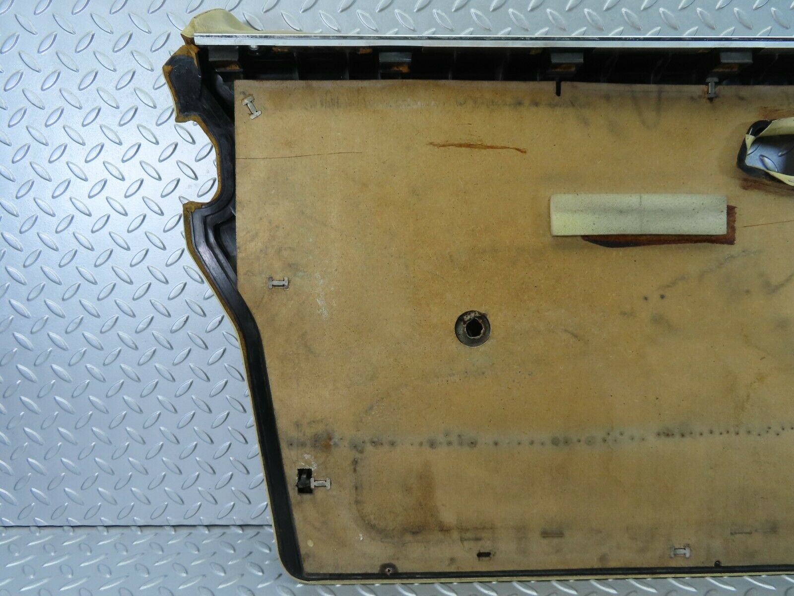 7317 Mercedes-Benz W116 450SE Front Right Door Card Beige