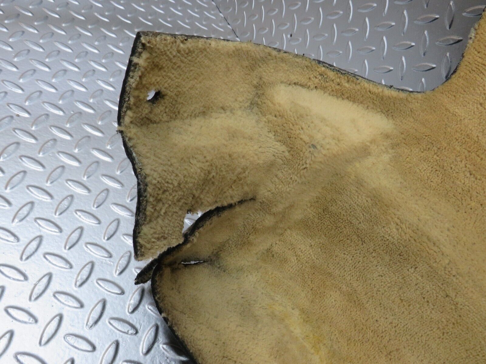 34385 Mercedes-Benz C126 380SEC Coupe Trunk Boot Cover Panel Left 1266931733