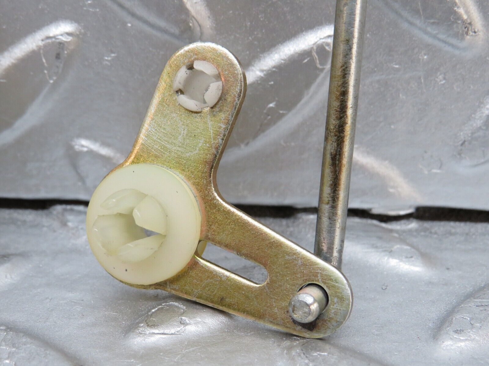 32489 Mercedes-Benz S124 300TE Wagon Rear Door Lock Knob Pair