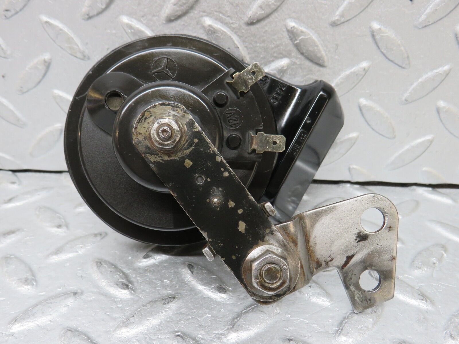 37810 Mercedes-Benz A124 320E Cabriolet Horn Fiamm Pair AM80-R