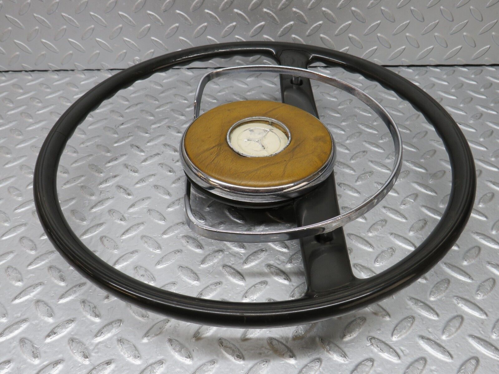35679 Mercedes-Benz W108 Steering Wheel