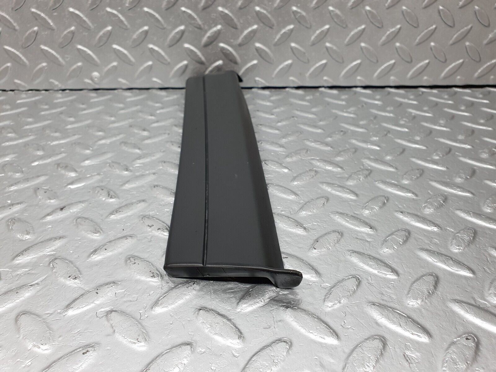 41423 Mercedes-Benz W124 200E Front Right Fender Wing Lower Moulding Trim