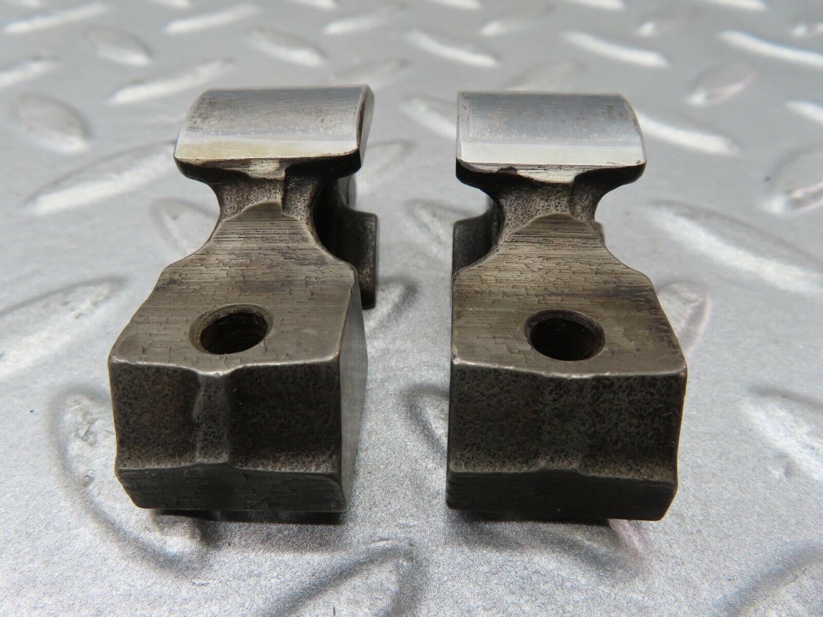 16748 Mercedes-Benz C107 380SLC Valve Rocker Arm