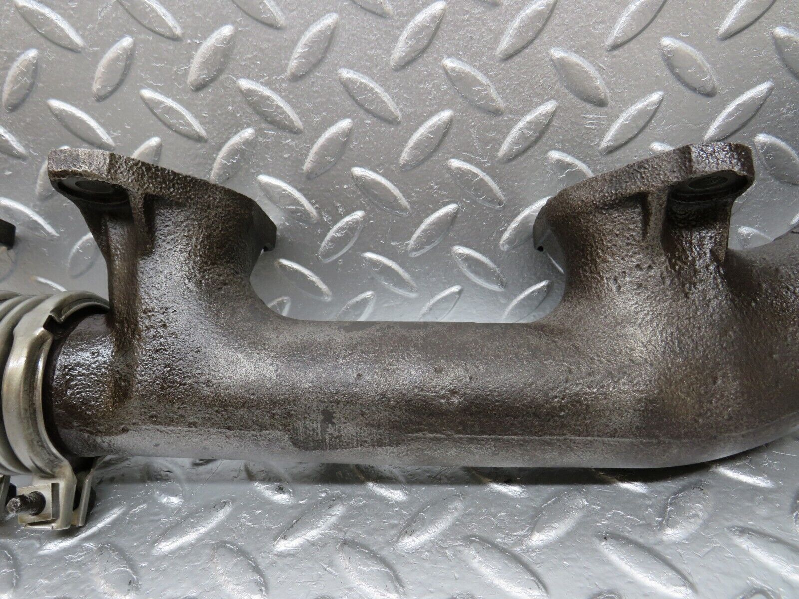 34636 Mercedes-Benz C126 380SEC Exhaust Manifold Right 1161420602 1161420702