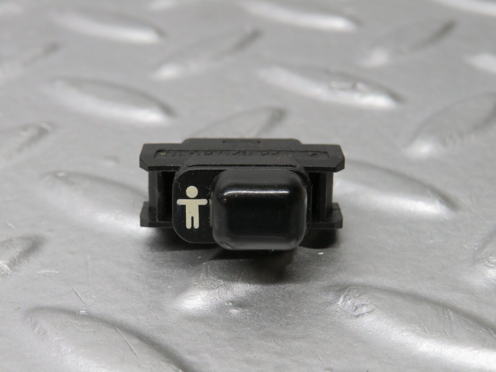 38958 Mercedes-Benz W201 190E 2.6L Child Lock Control Switch 1248204910