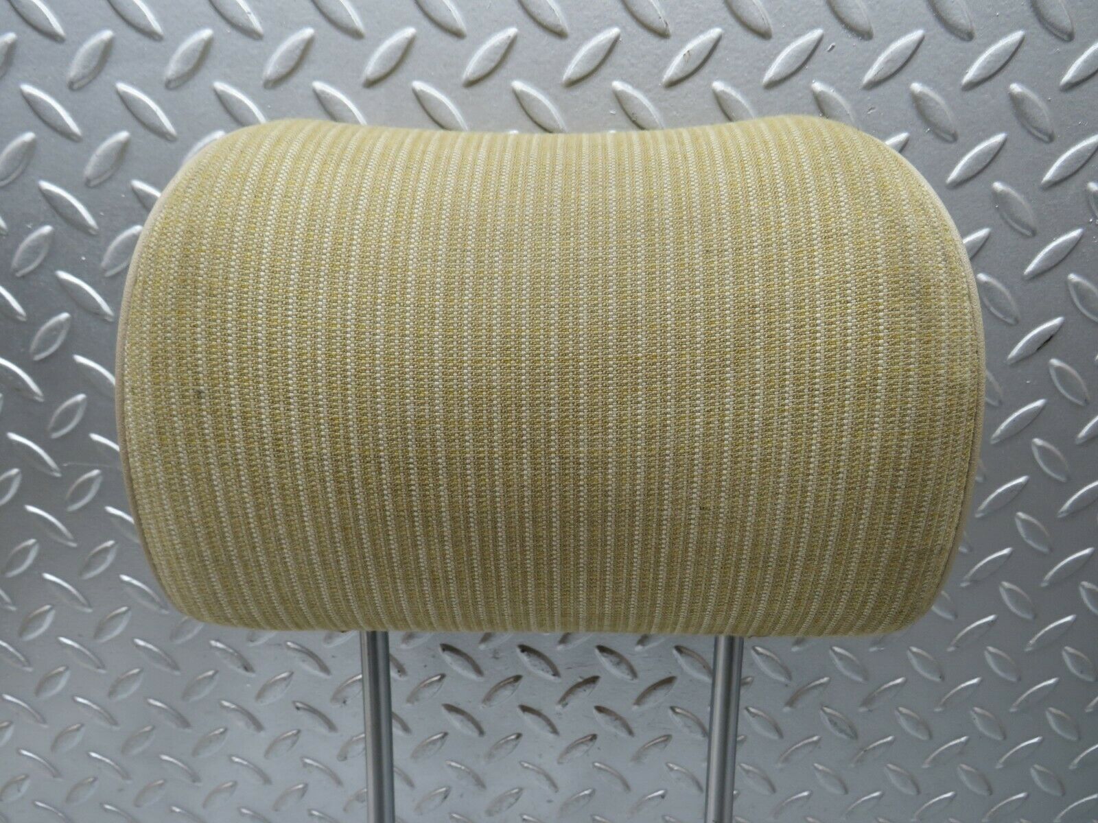 24142 Mercedes-Benz W123 280E Front Seat Headrest