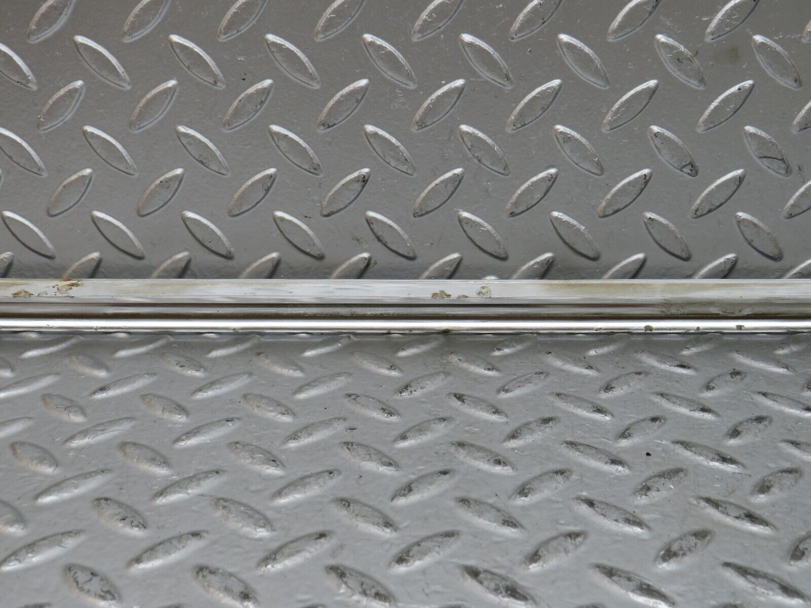 28232 Mercedes-Benz S123 240D Wagon Rear Left Window Chrome Moulding Trim