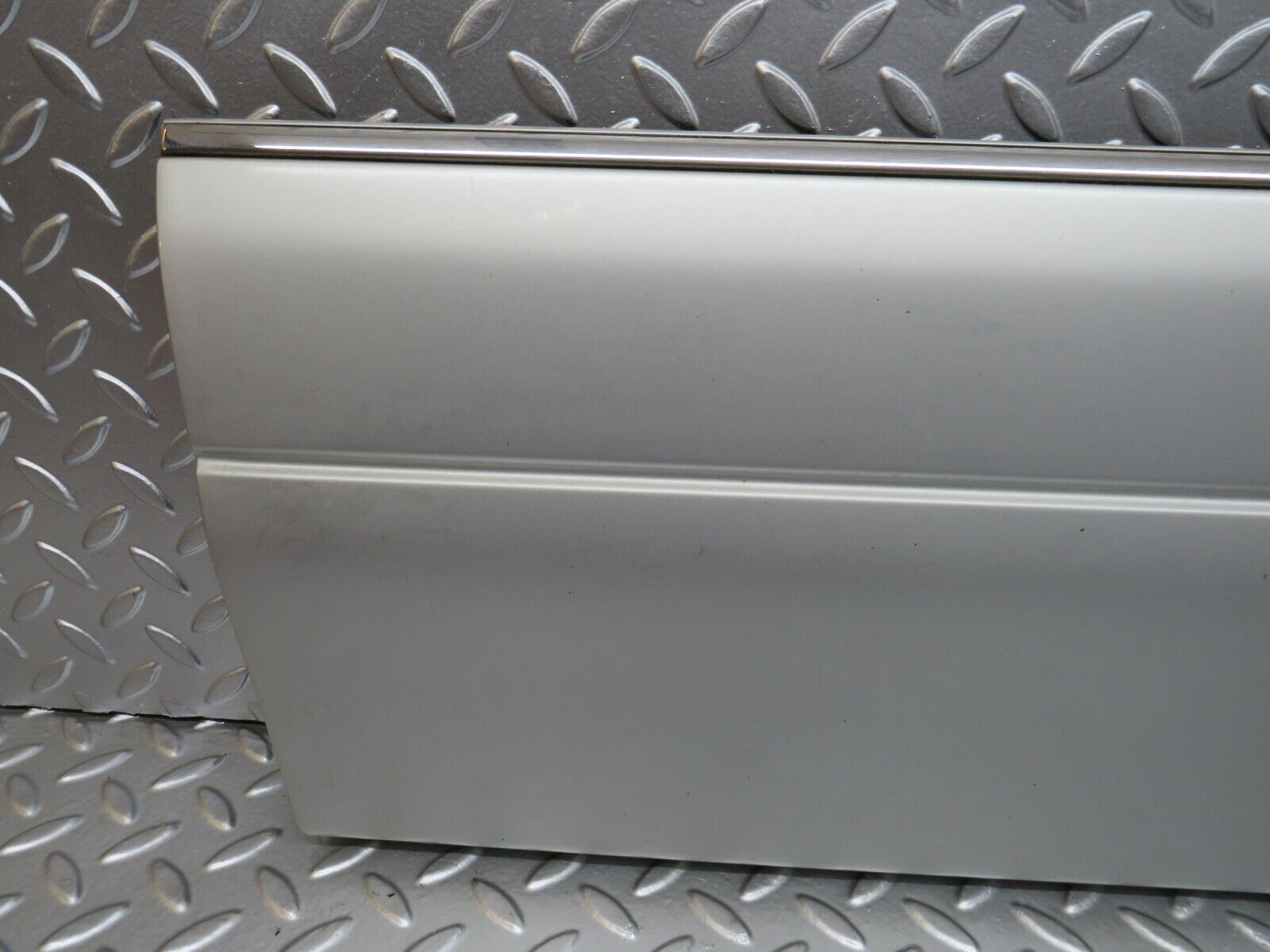 24806 Mercedes-Benz W140 S320 Front Left Door Lower Trim 1406907140