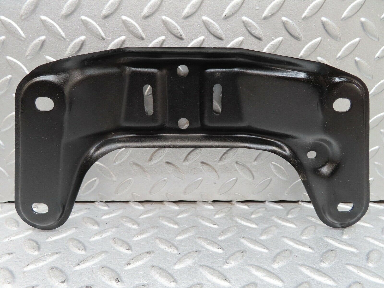 16828 Mercedes-Benz C123 280CE Coupe Gearbox Mount Bracket