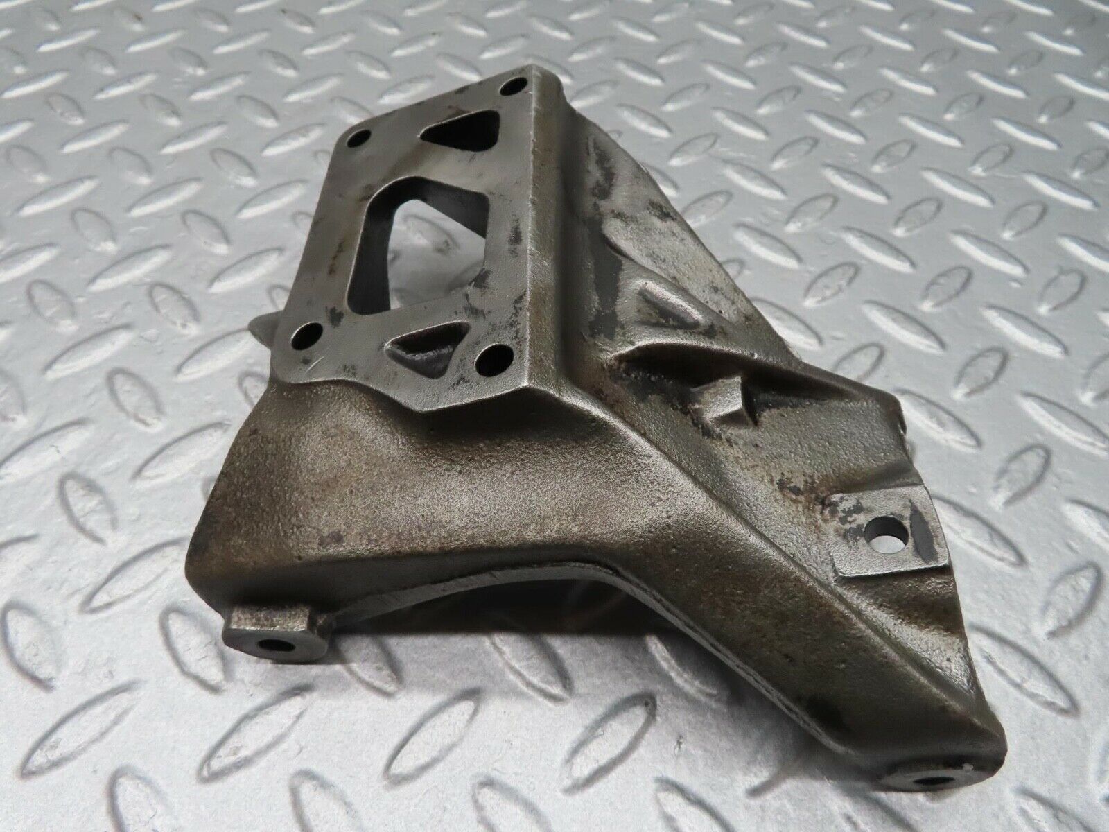 14063 Mercedes-Benz C107 280SLC Alternator Generator Bracket 1101550435