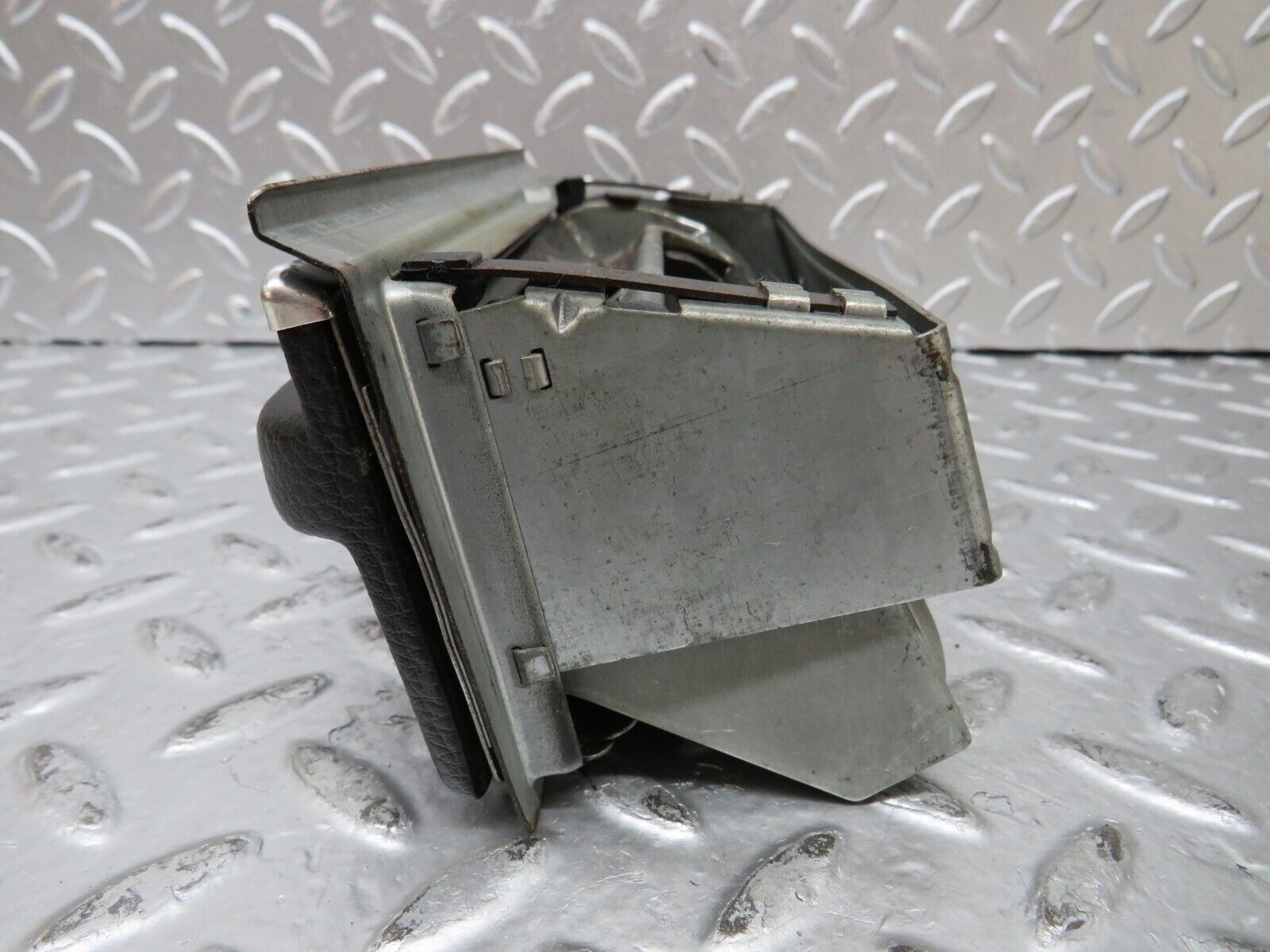 26196 Mercedes-Benz W116 450SE Centre Console Ashtray