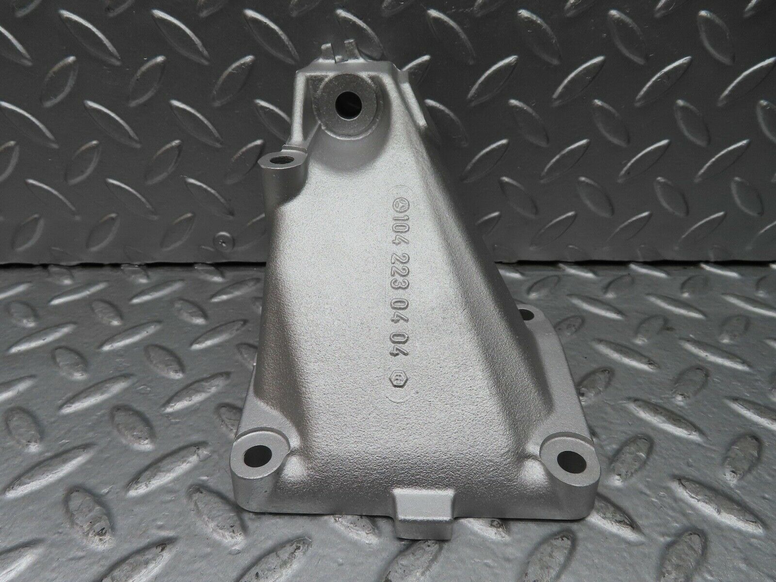 20079 Mercedes-Benz R129 300SL Coupe Engine Mount Bracket Left Side 1042230404