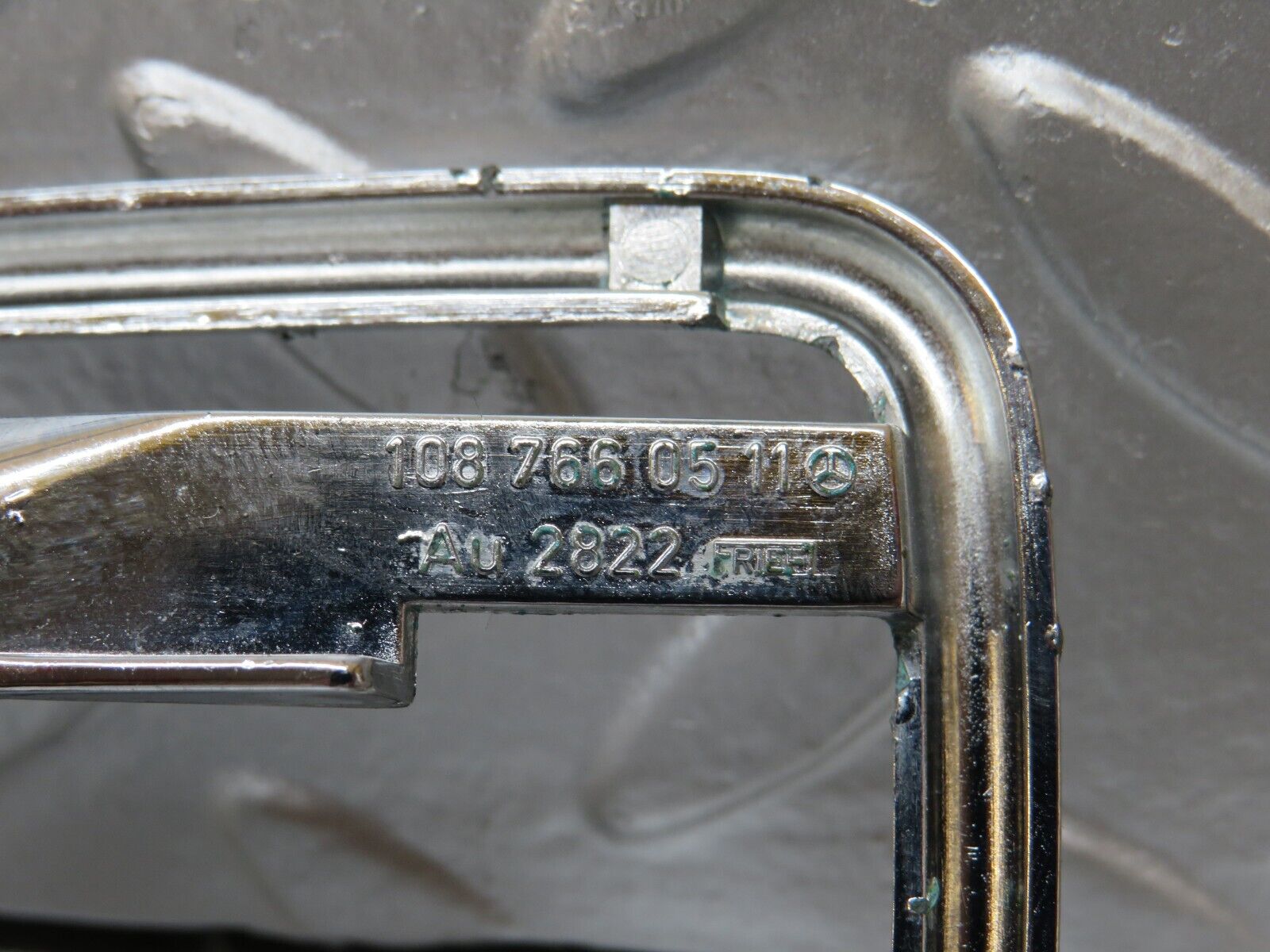 25573 Mercedes-Benz W123 200 Door Handle Surround Left 11676605111