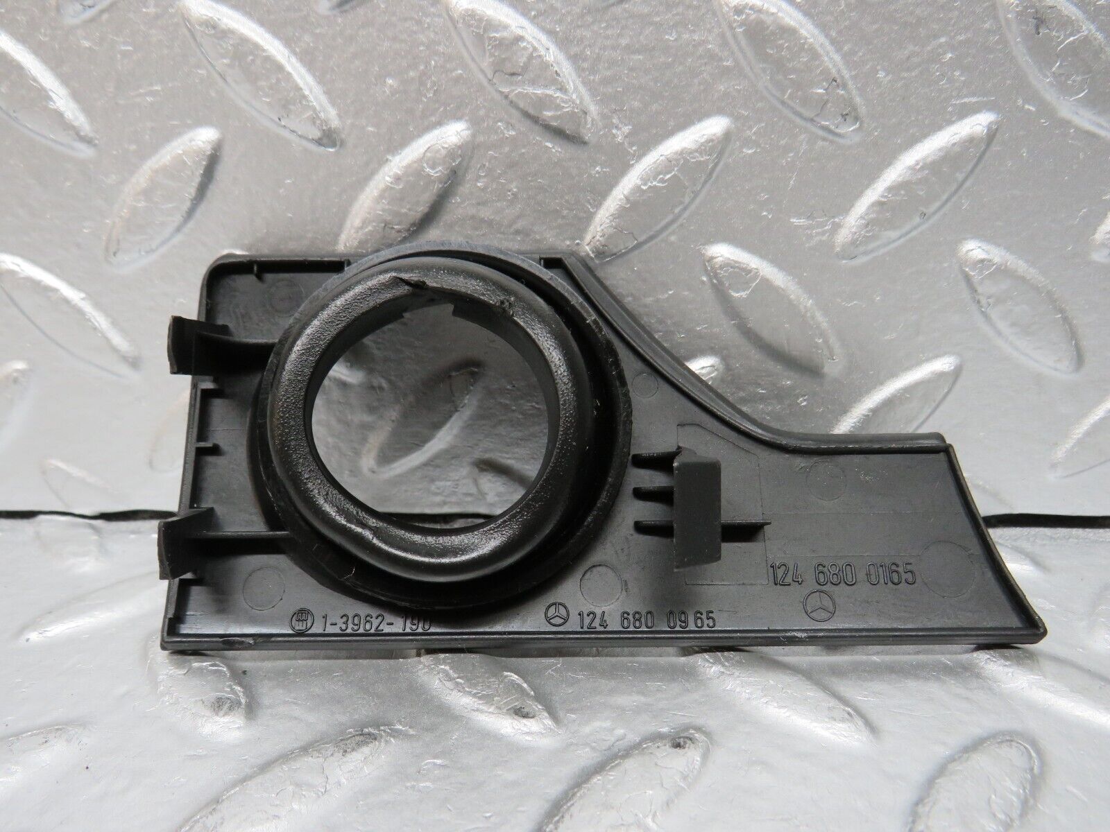 31376 Mercedes-Benz S124 220TE Wagon Ignition Switch Cover Surround 1246800965