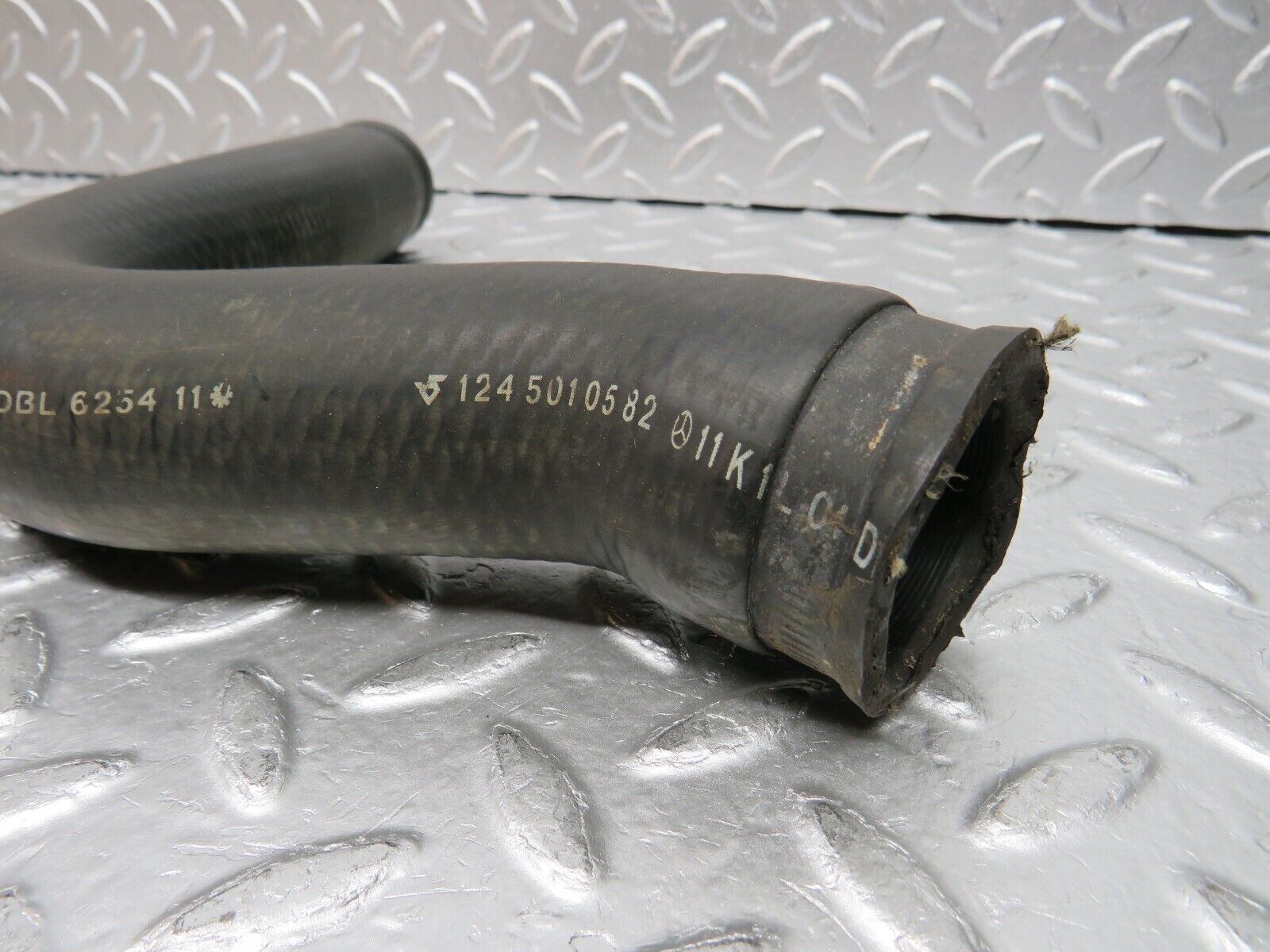 30460 Mercedes-Benz W124 230E Radiator Hose Pipe 1245010582