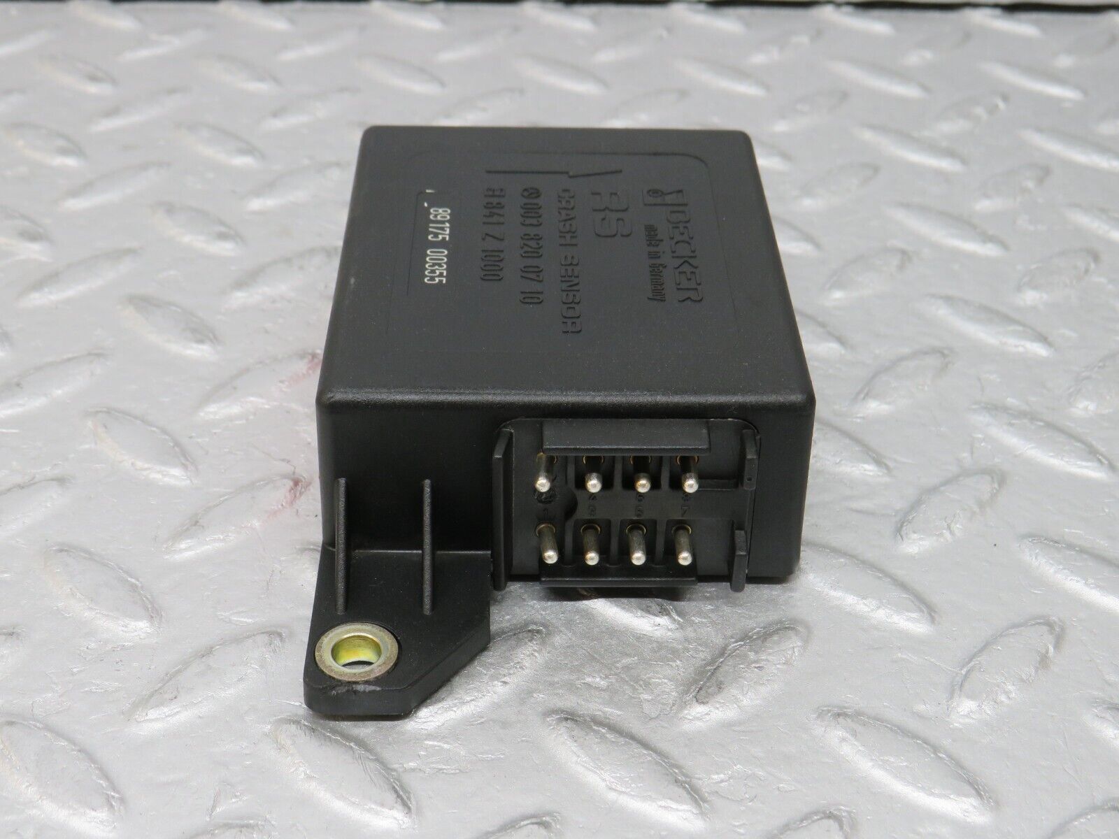 36547 Mercedes-Benz W201 190E 2.0L Crash Sensor Bosch 0038200710