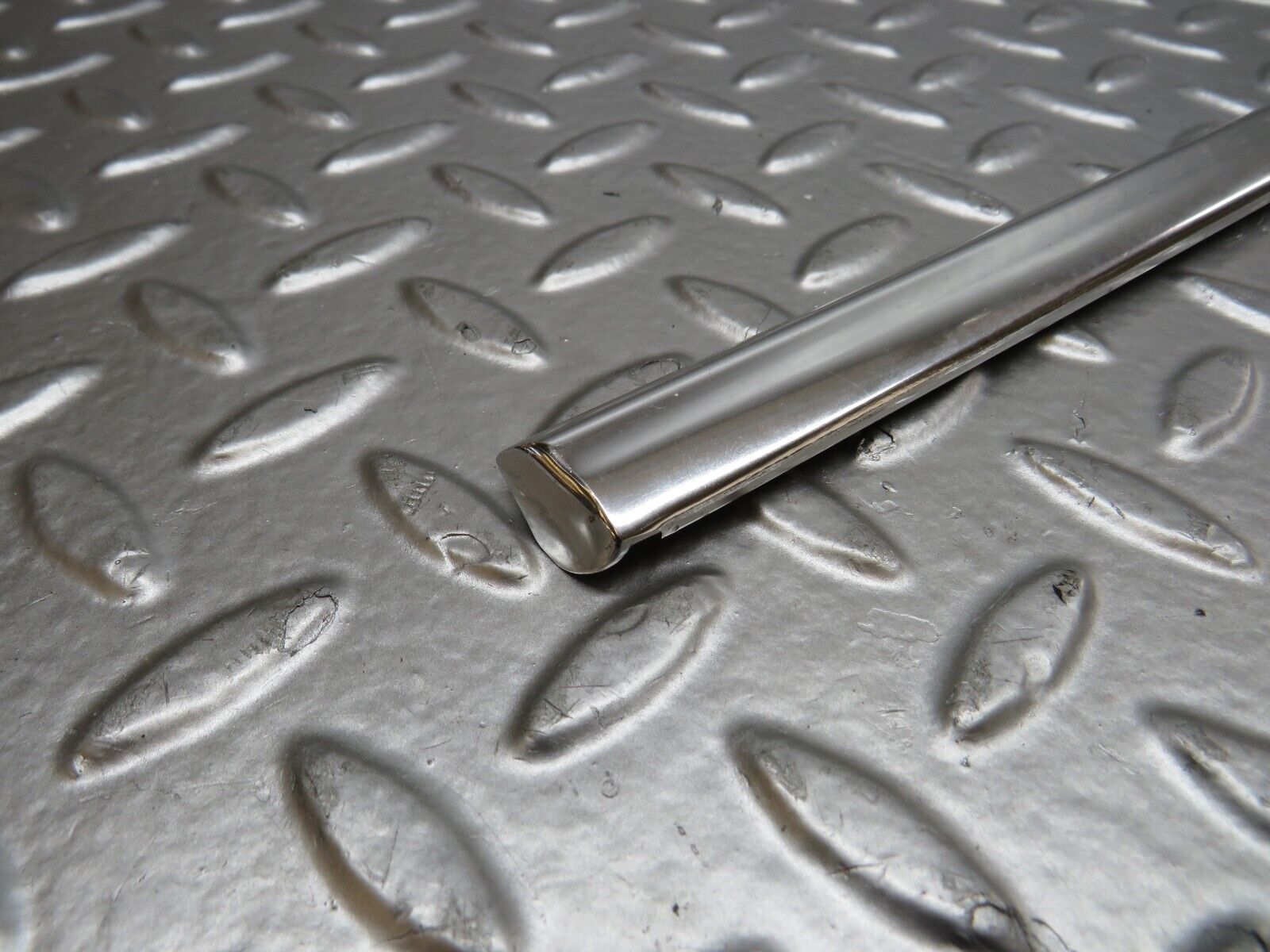 27117 Mercedes-Benz W123 280E Rear Right Door Card Chrome Trim