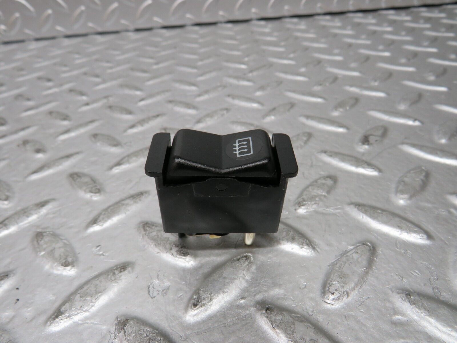 27350 Mercedes-Benz W123 280E Rear Windscreen Defroster Switch 0008206110