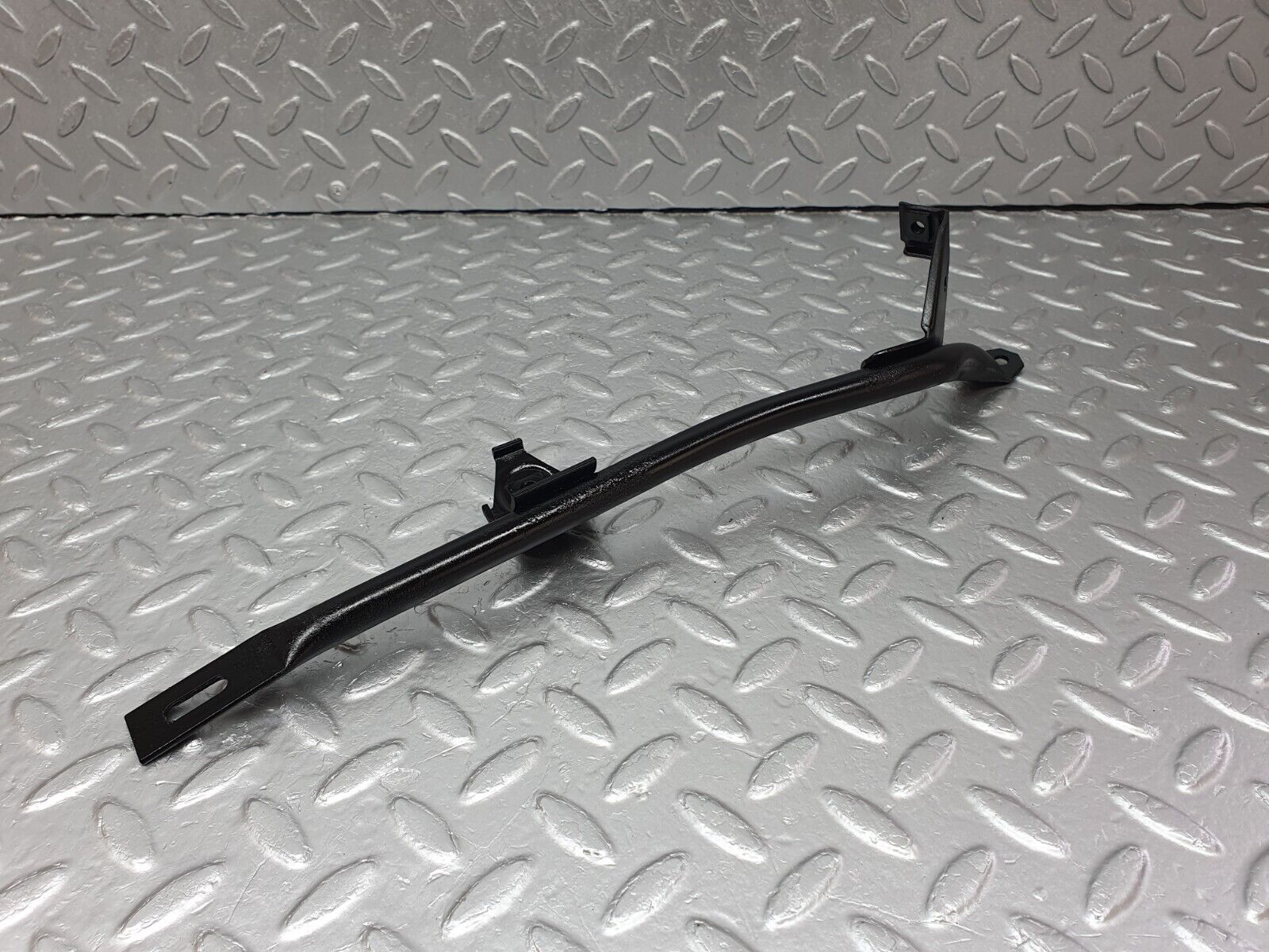 41507 Mercedes-Benz W124 200E Horn Bracket