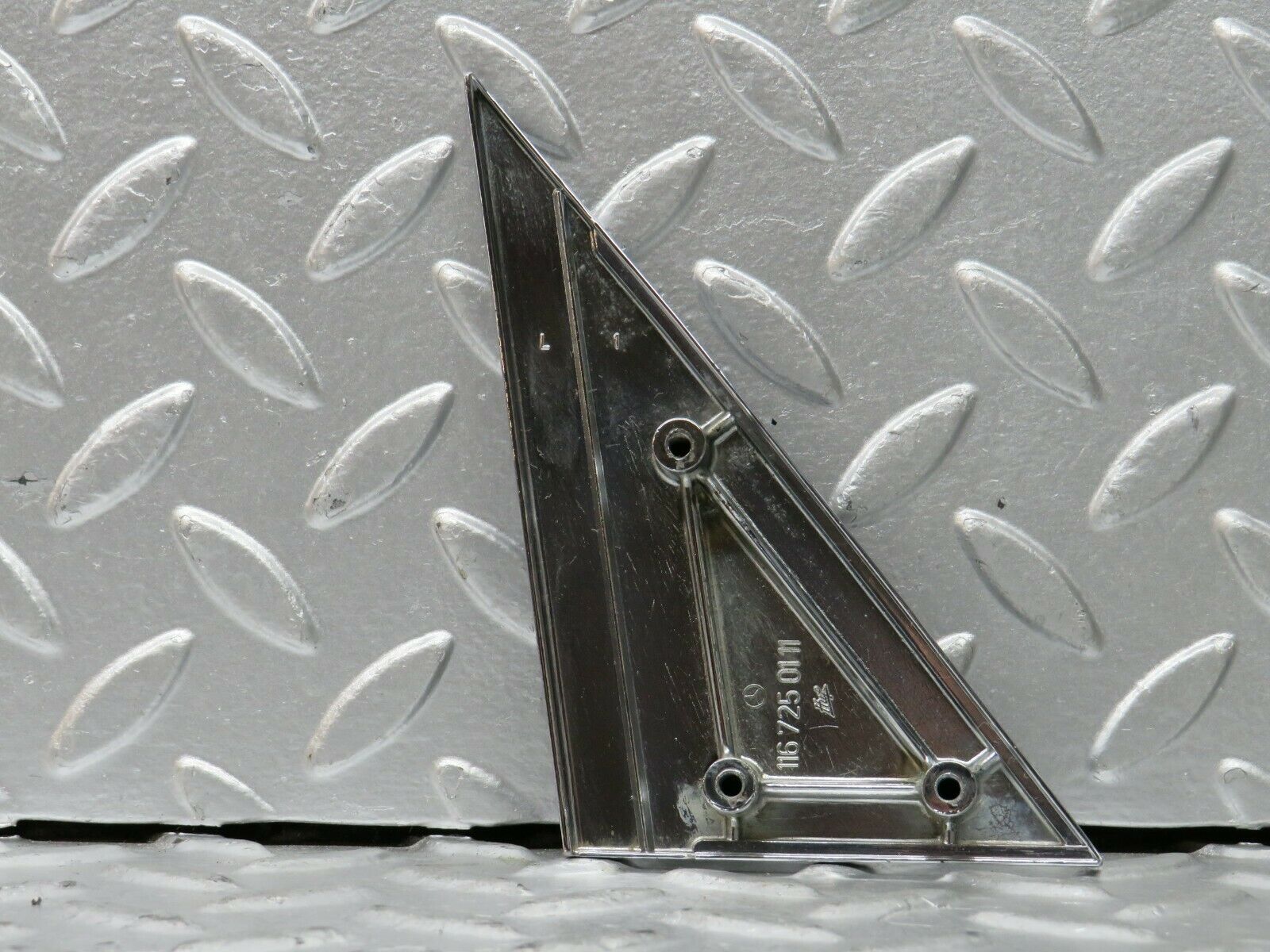 23423 Mercedes-Benz W116 350SE Mirror Triangle Cover Right Side 1167250111