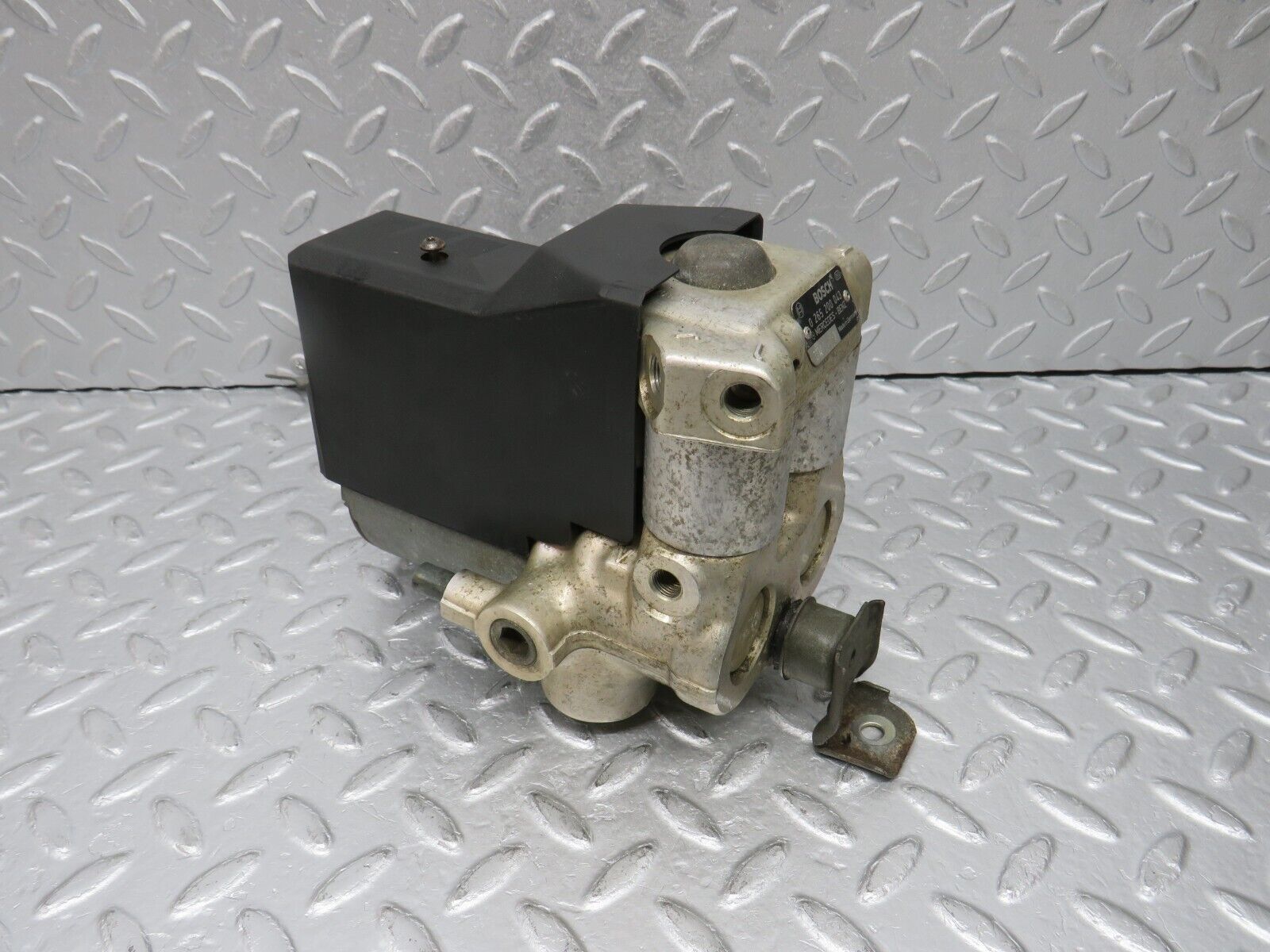 38578 Mercedes-Benz R129 280SL Coupe ABS Brake Pump Bosch 0265200043
