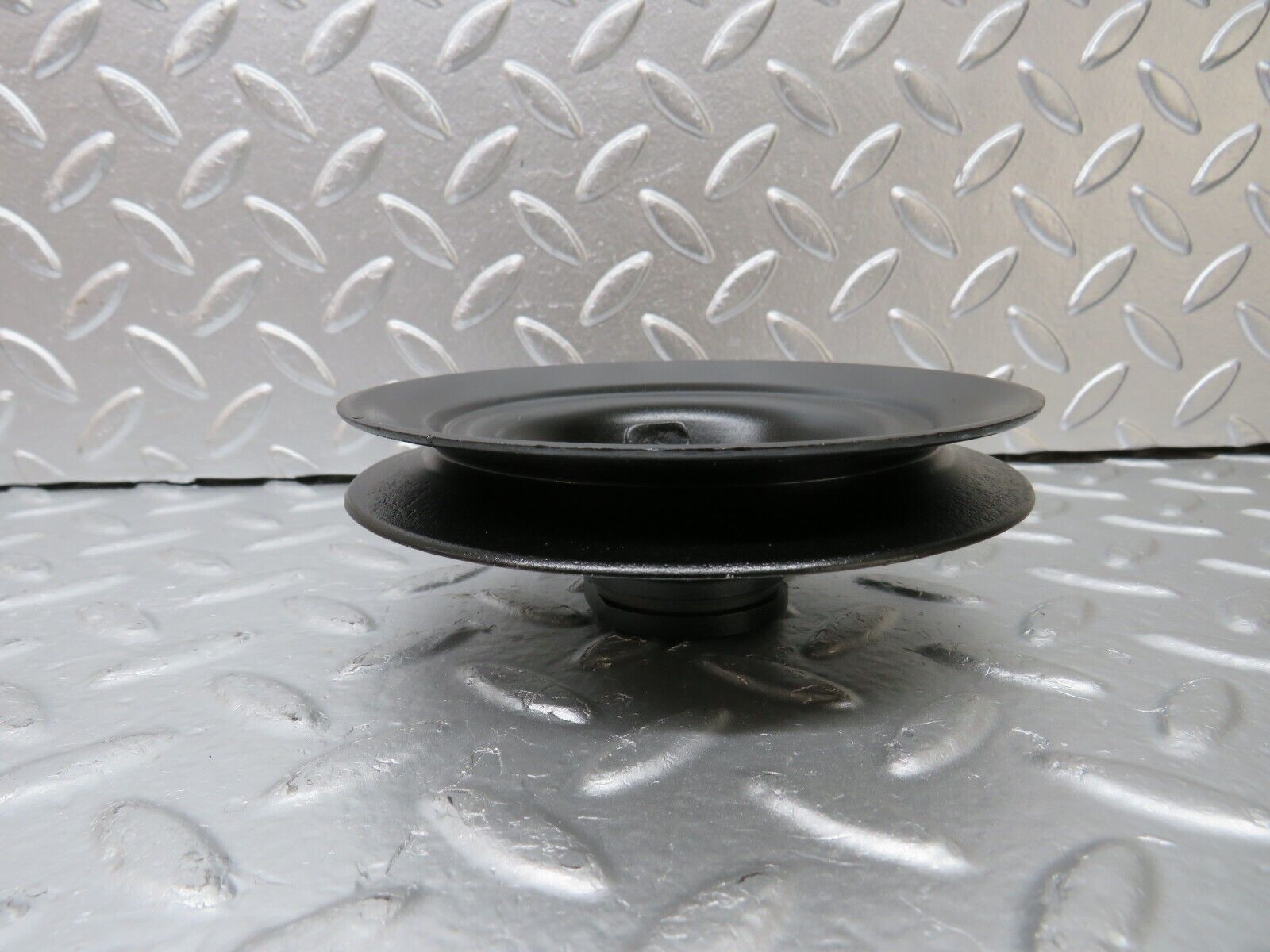 25500 Mercedes-Benz W123 200 Power Steering Pump Pulley 1022300015