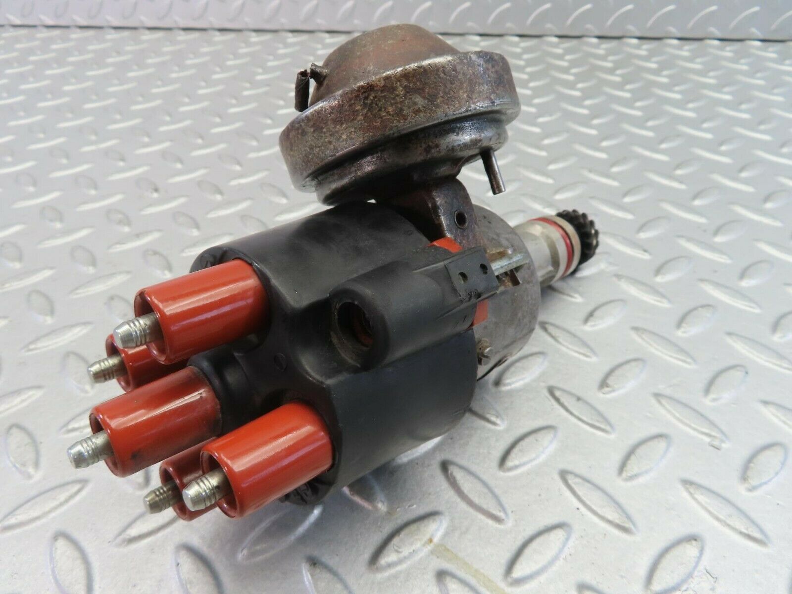 7549 Mercedes-Benz S123 230TE Ignition Distributor Bosch 0021589801