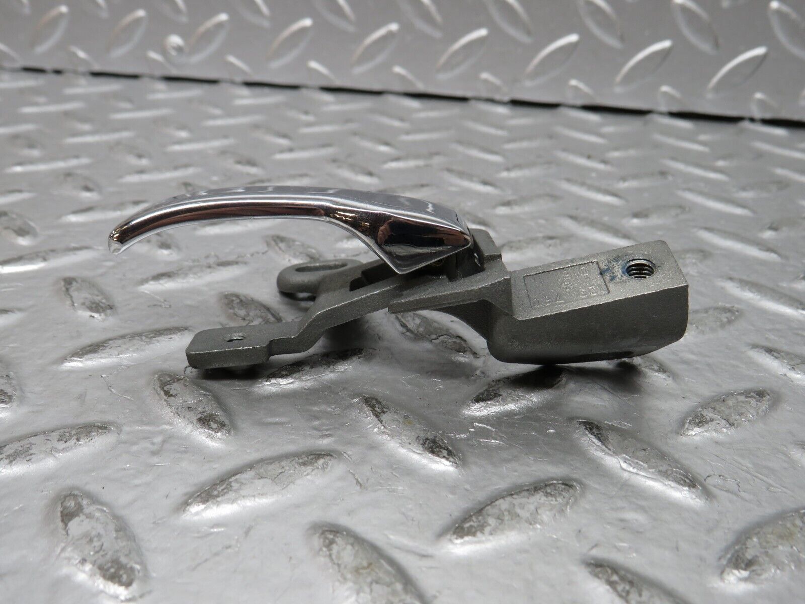 27919 Mercedes-Benz W123 280E Door Opener Door Handle Rear Left 1237600161