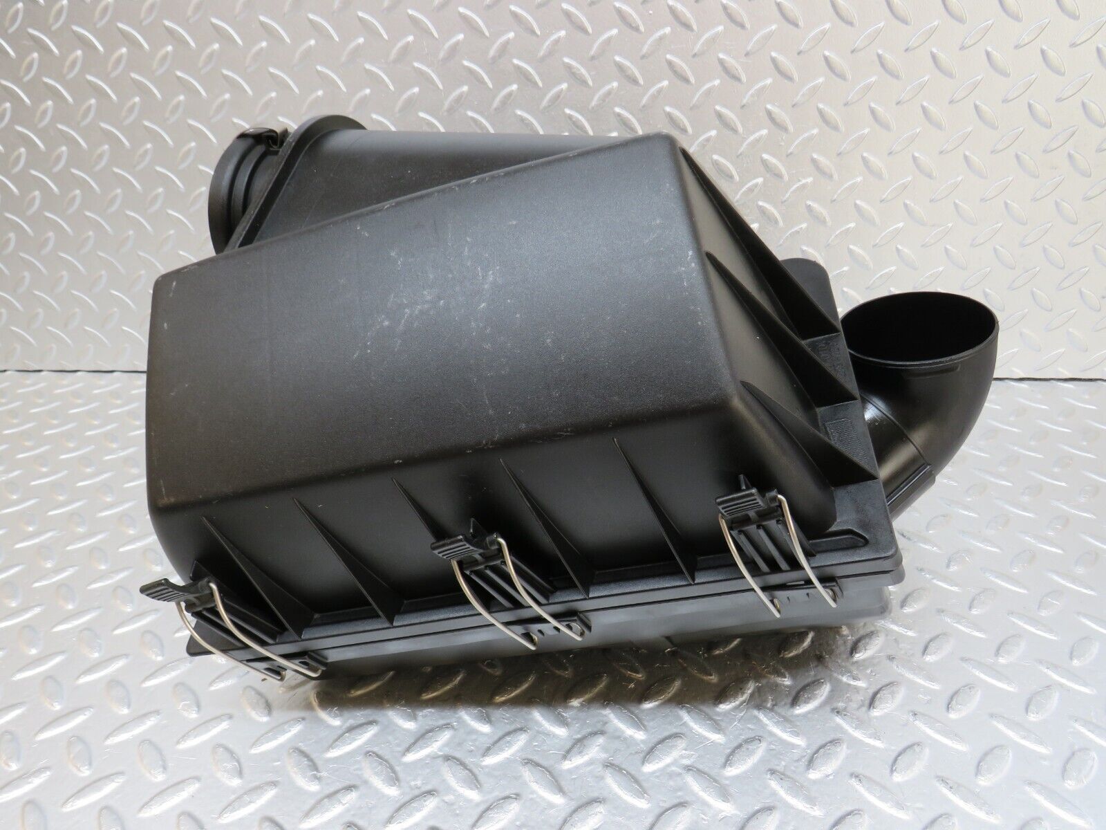 34735 Mercedes-Benz W210 320E Air Filter Box Housing 1120900801