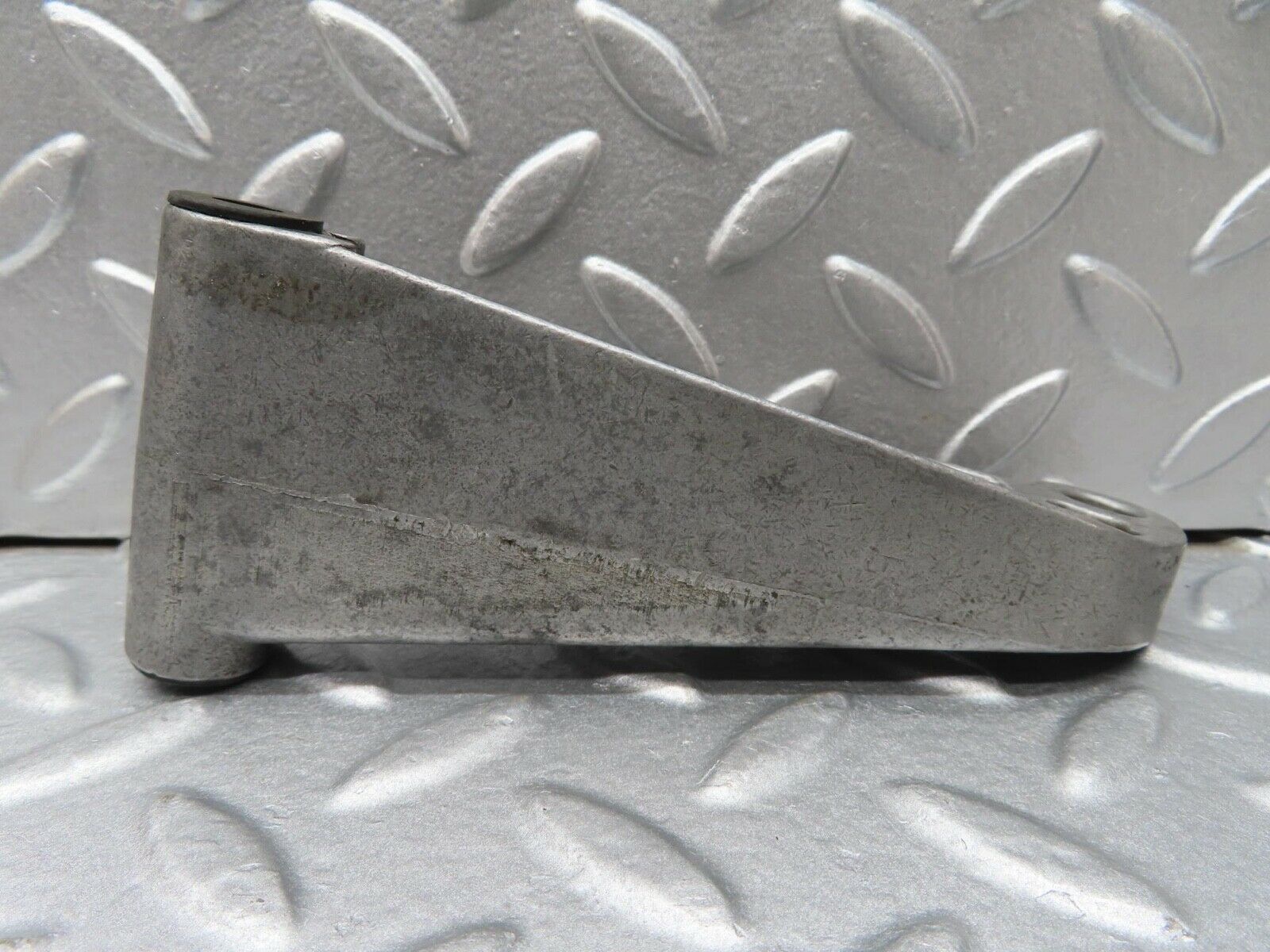 14046 Mercedes-Benz C107 280SLC Carrier Holder 1104662941