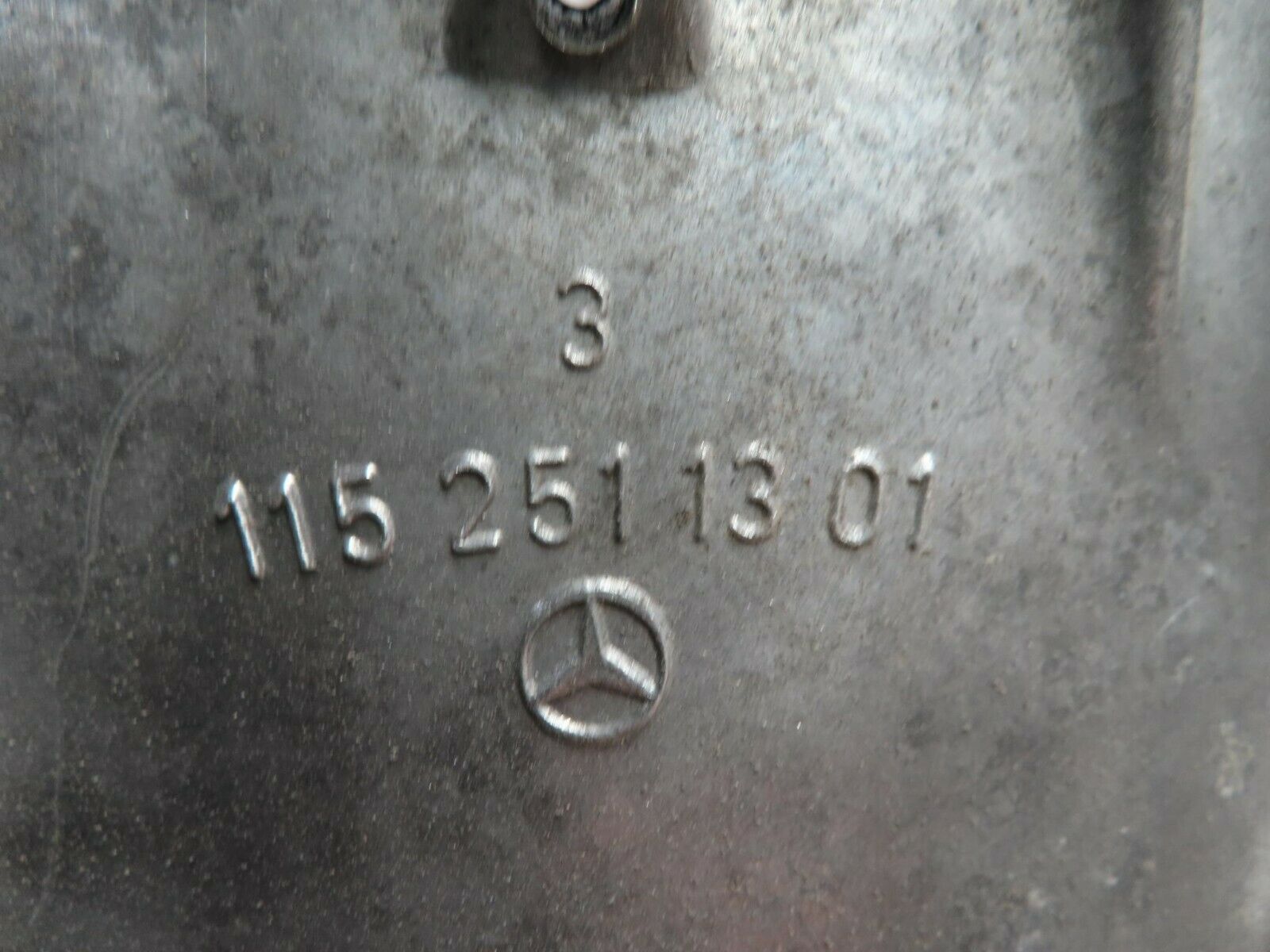 8631 Mercedes-Benz W115 220D Manual Gearbox 1152511301