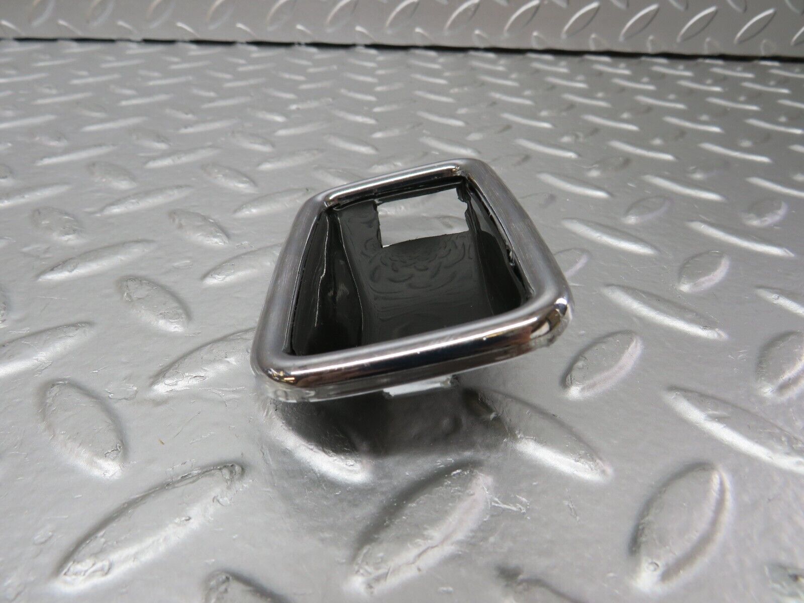 25574 Mercedes-Benz W123 200 Door Handle Surround Right 1087660611