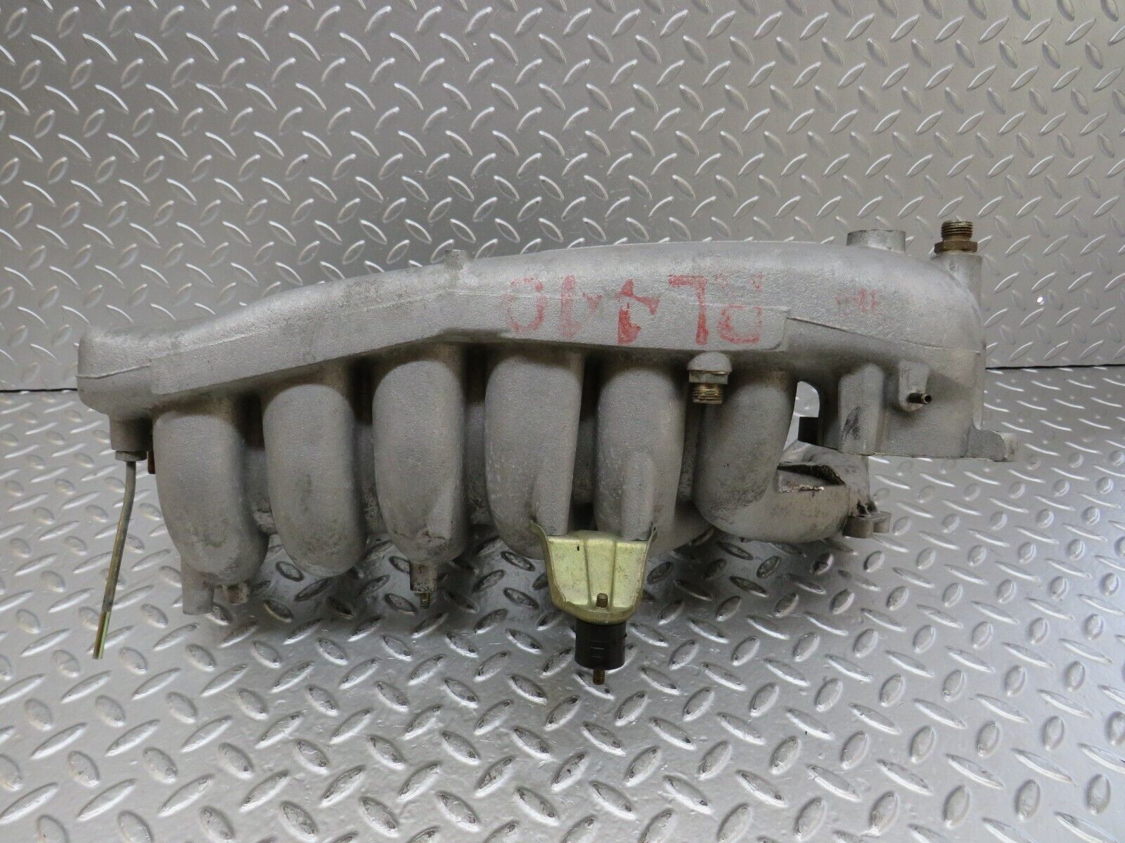 27370 Mercedes-Benz W123 280E Intake Manifold 1101413701