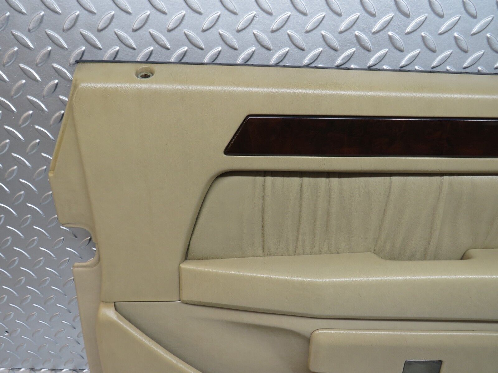 28934 Mercedes-Benz C124 320CE Front Left Door Card Beige 1247273170