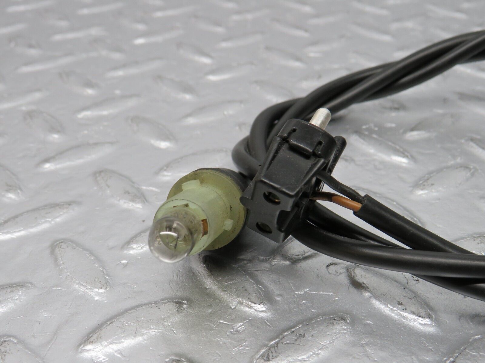 38884 Mercedes-Benz W201 190E 2.6L Front Wing Indicator Cable Wire 1249971881